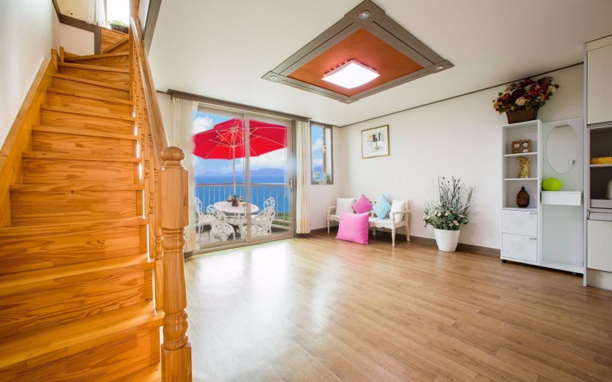 Seokmodo White Wing Pension