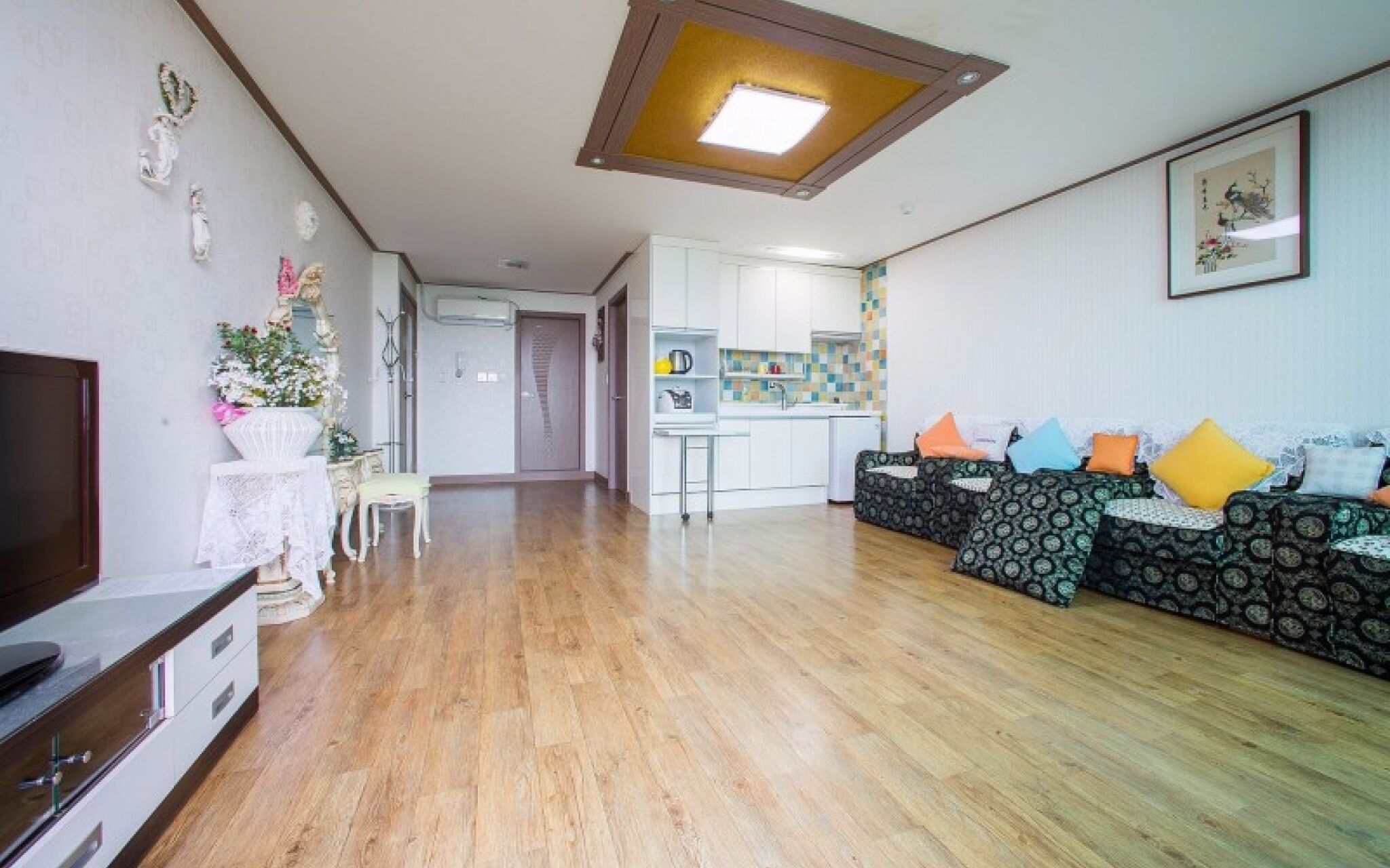 Seokmodo White Wing Pension