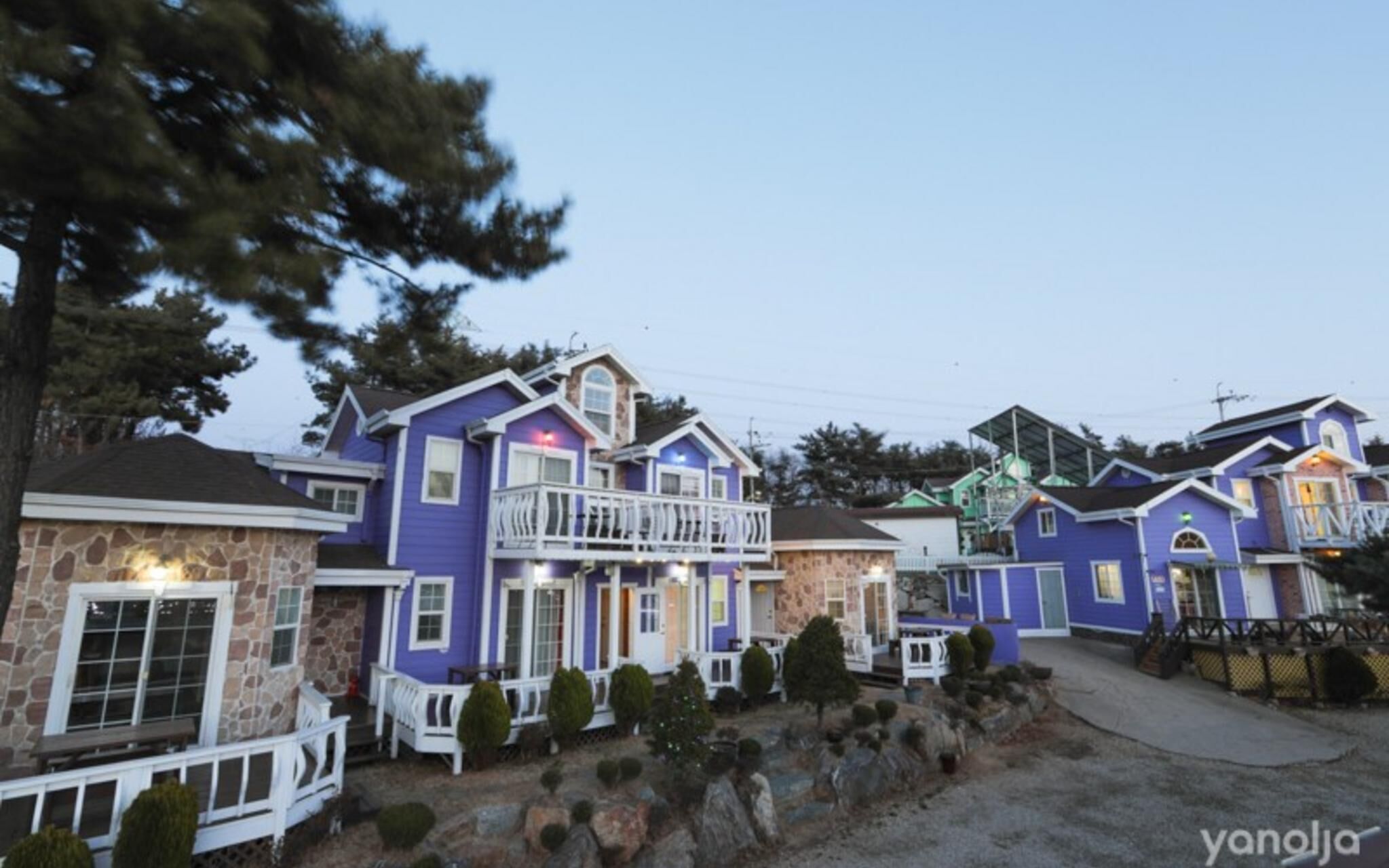 Seonjedo Iris Pension
