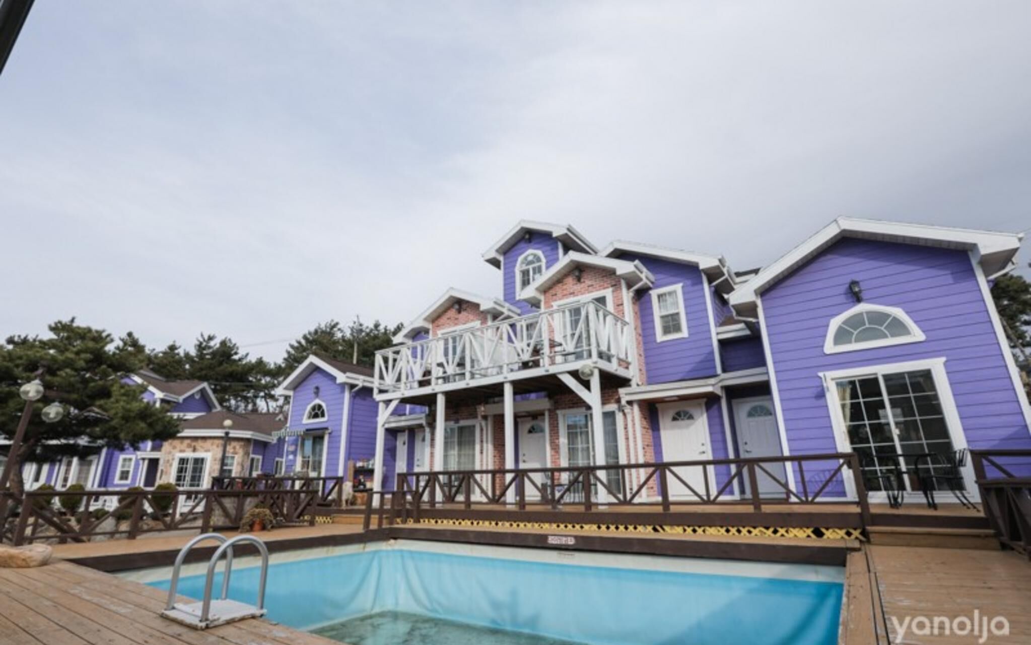 Seonjedo Iris Pension
