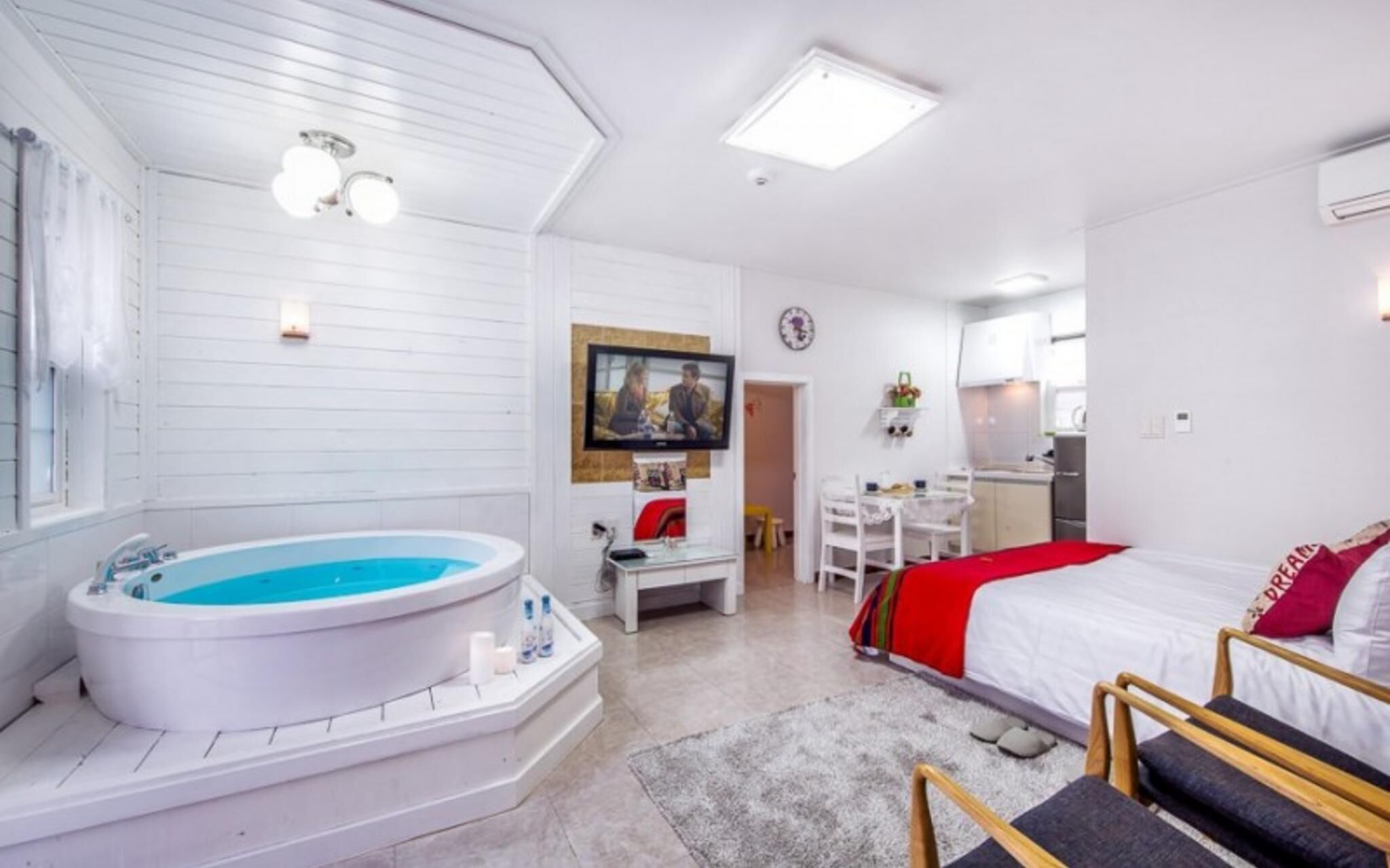 Seonjedo Iris Pension