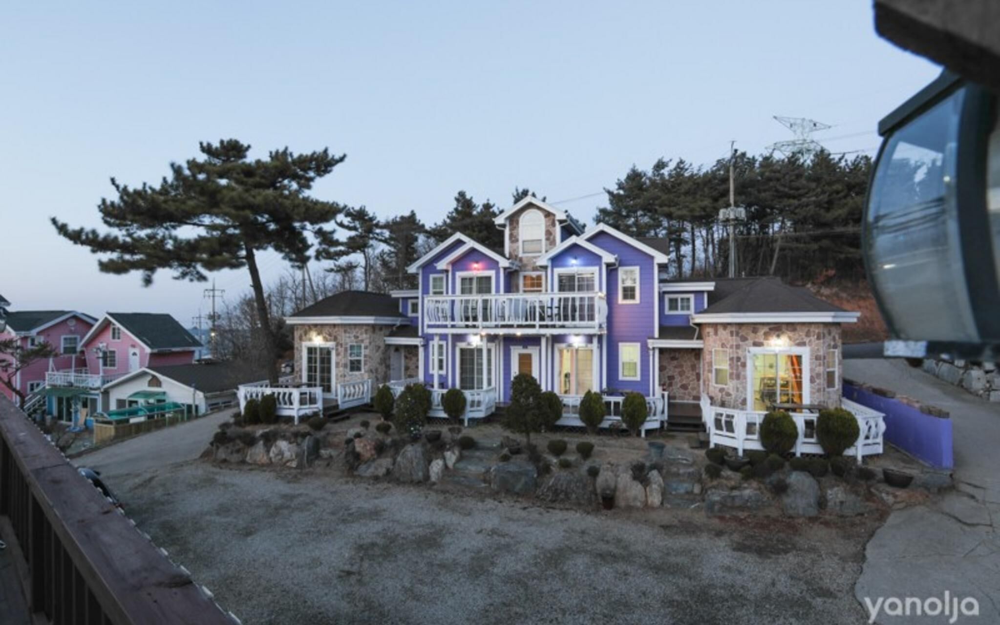 Seonjedo Iris Pension