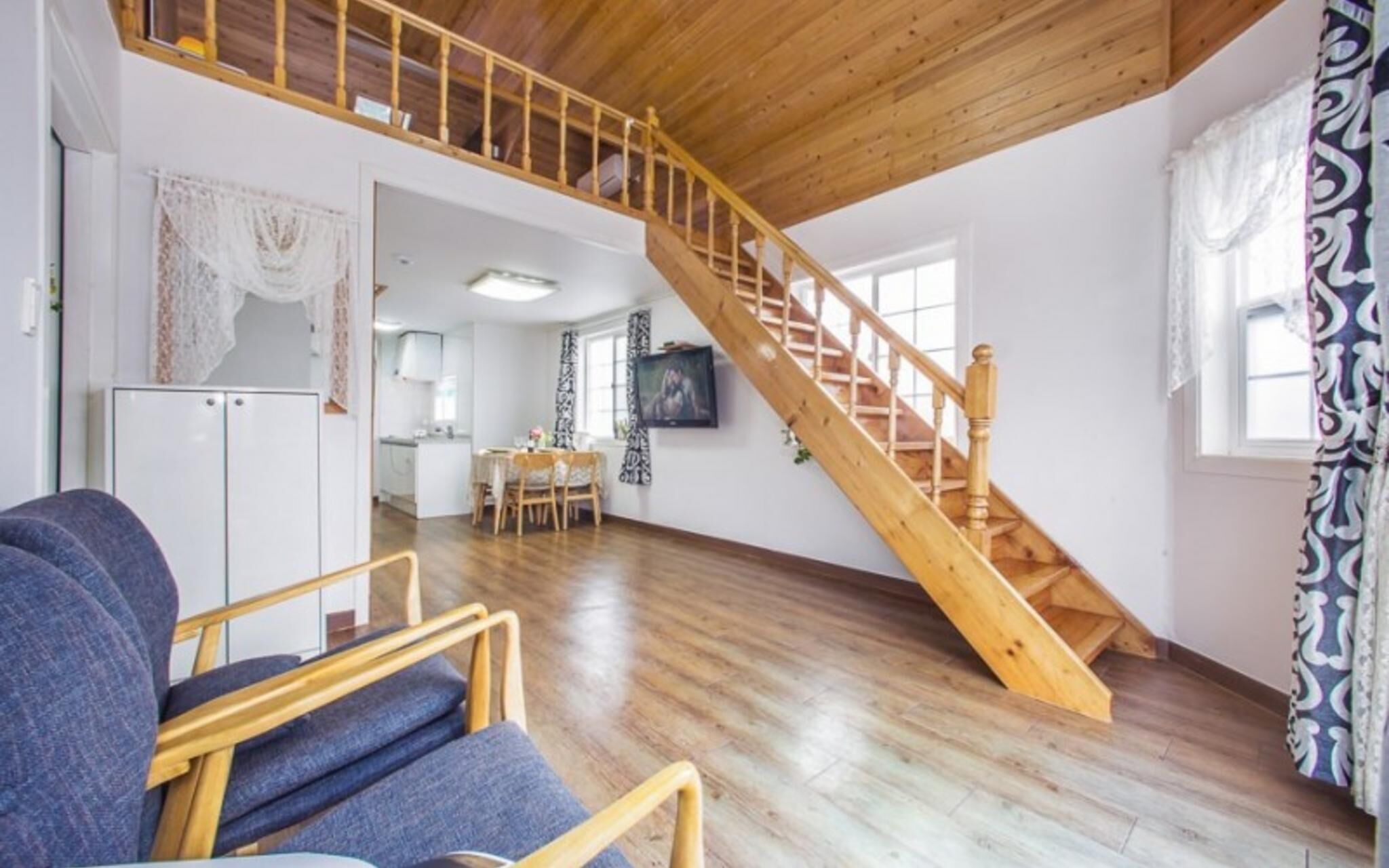 Seonjedo Iris Pension