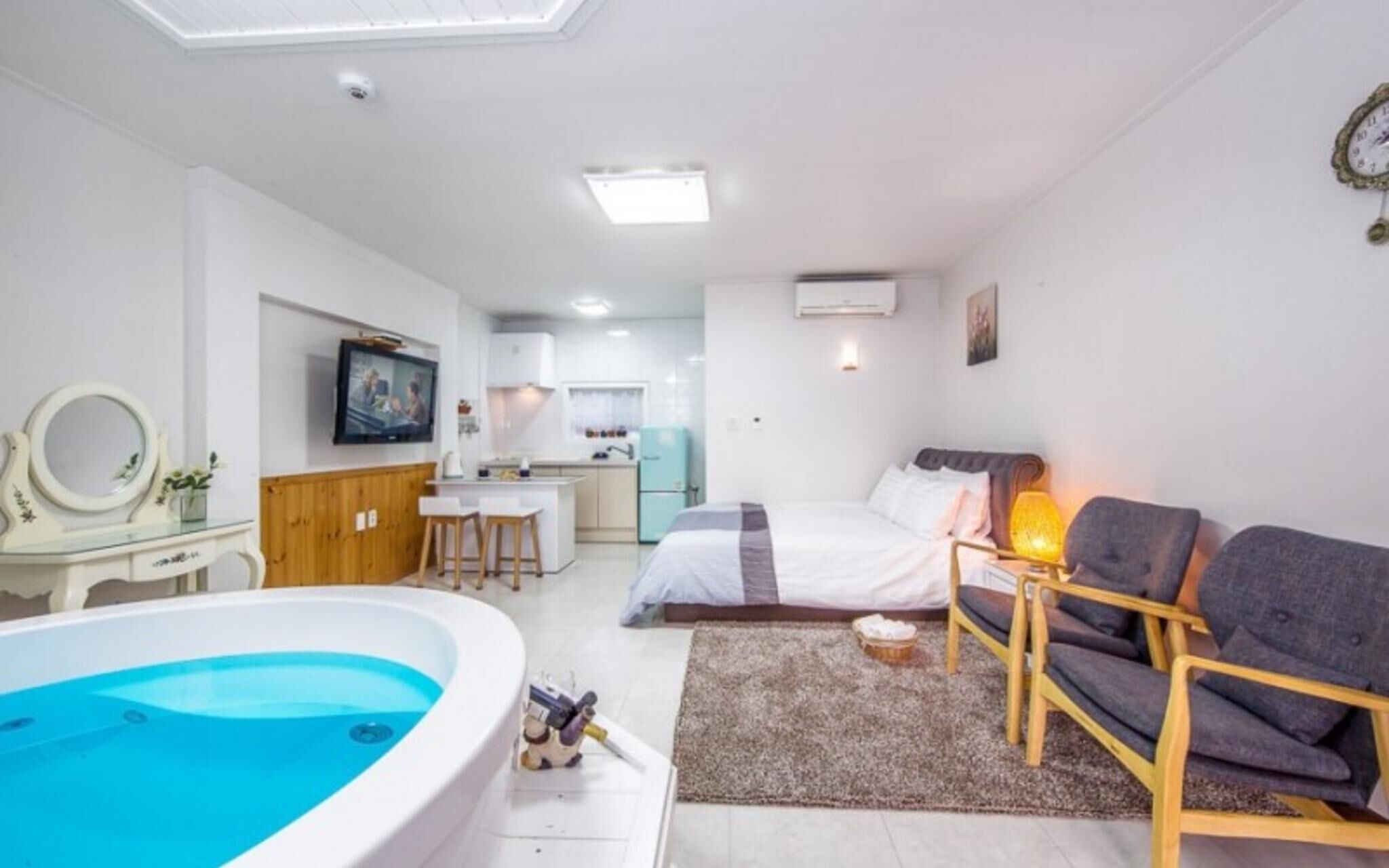 Seonjedo Iris Pension