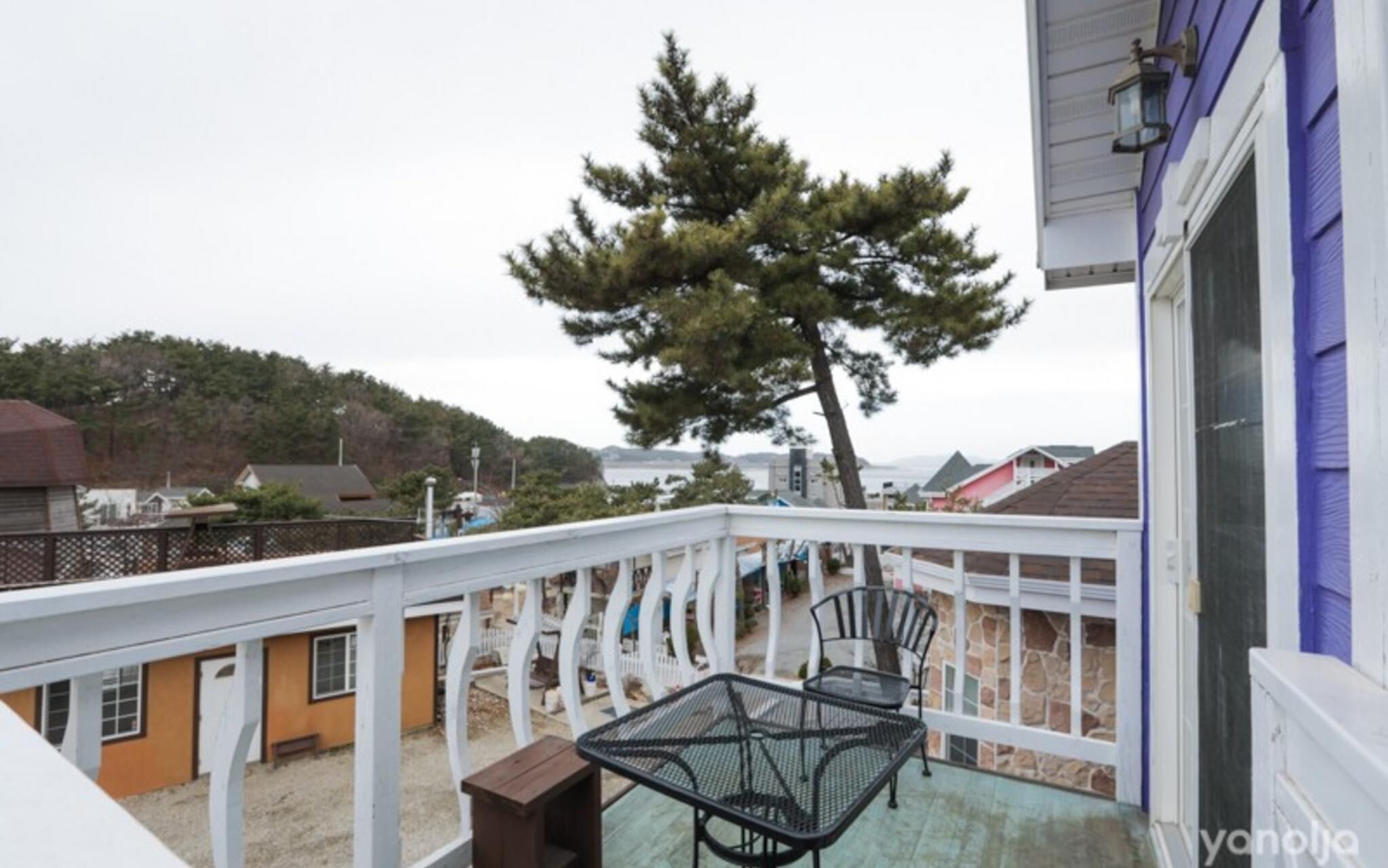 Seonjedo Iris Pension