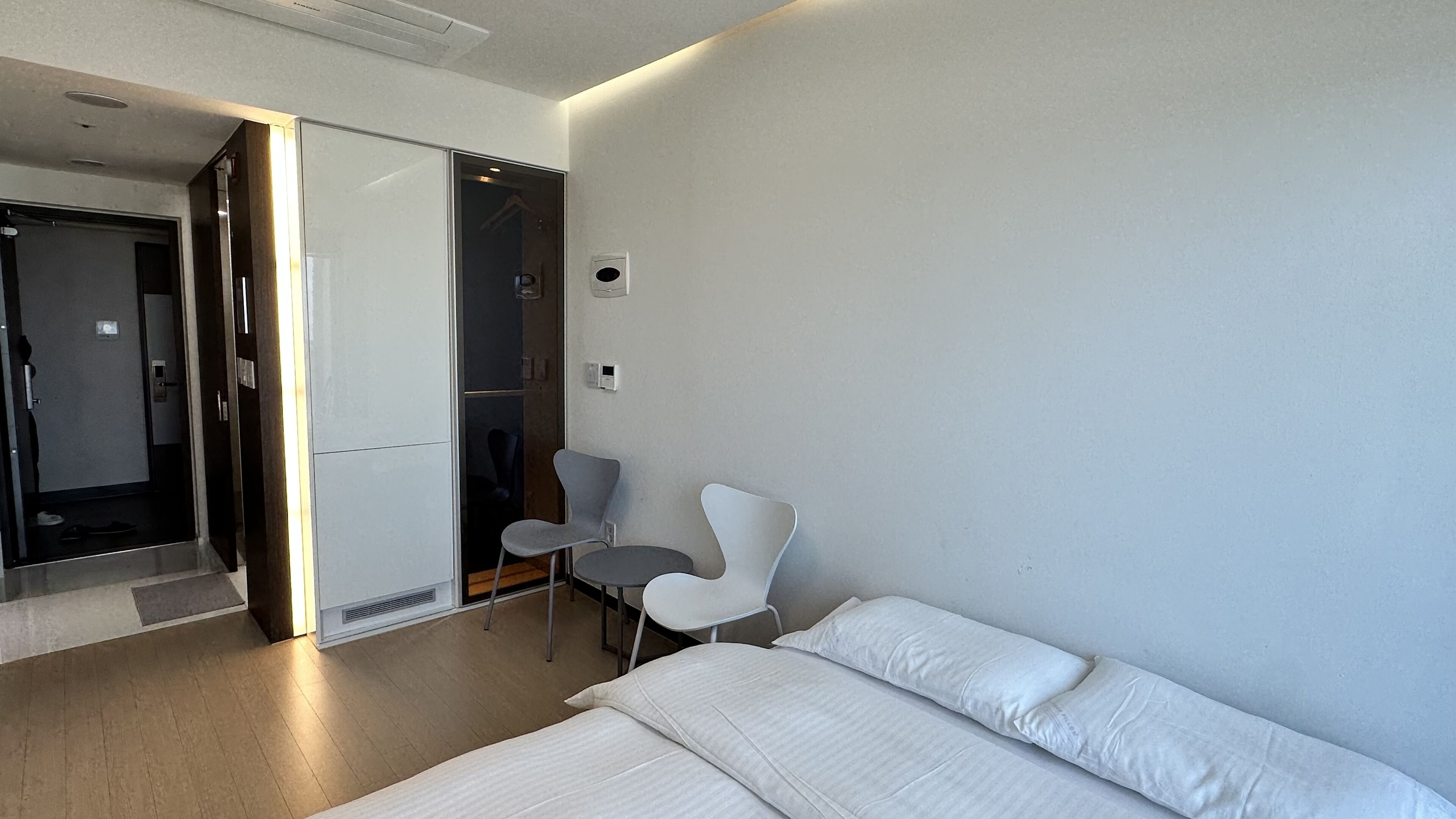 Shine Hotel