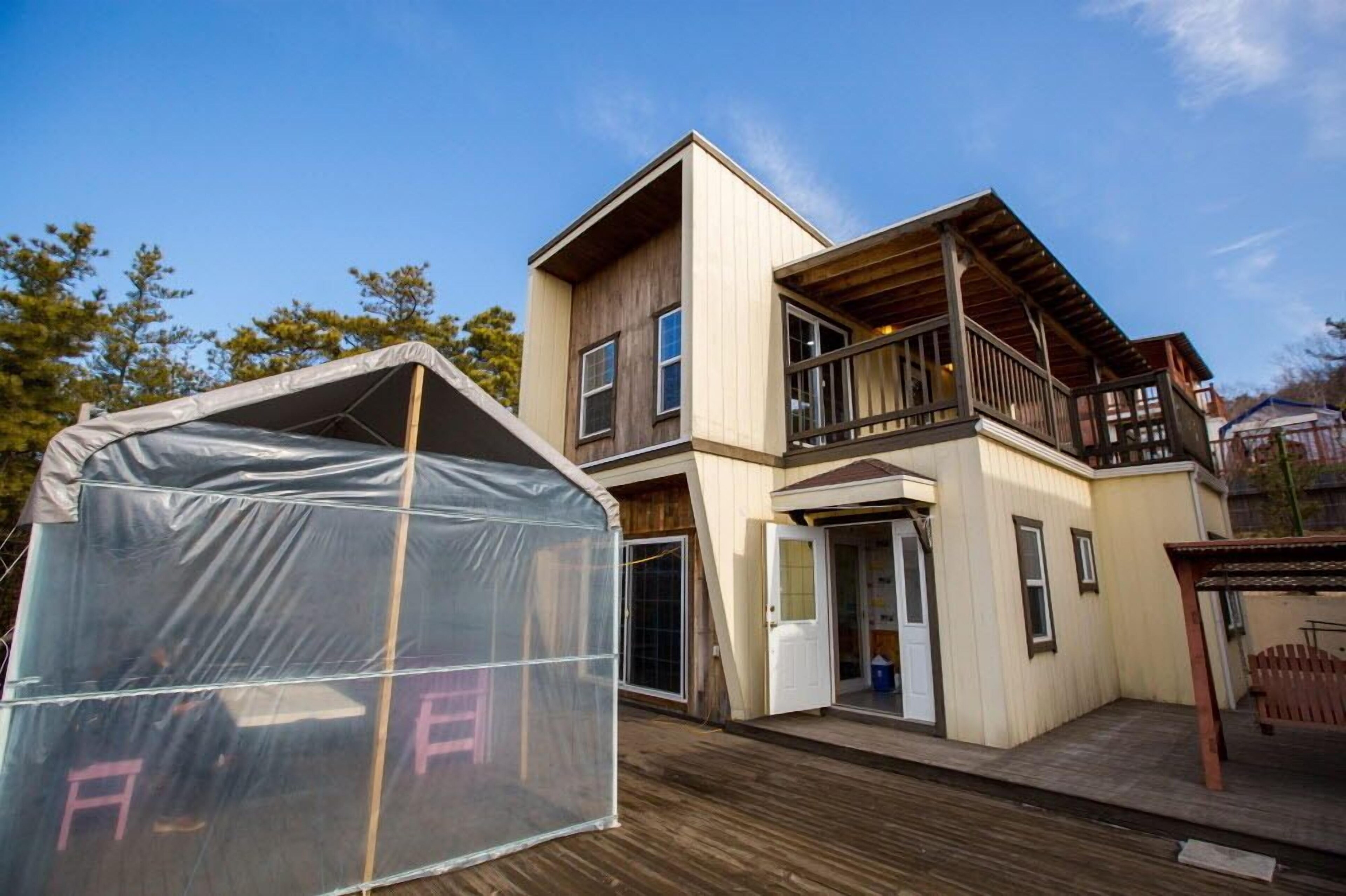 Sunrise Pension
