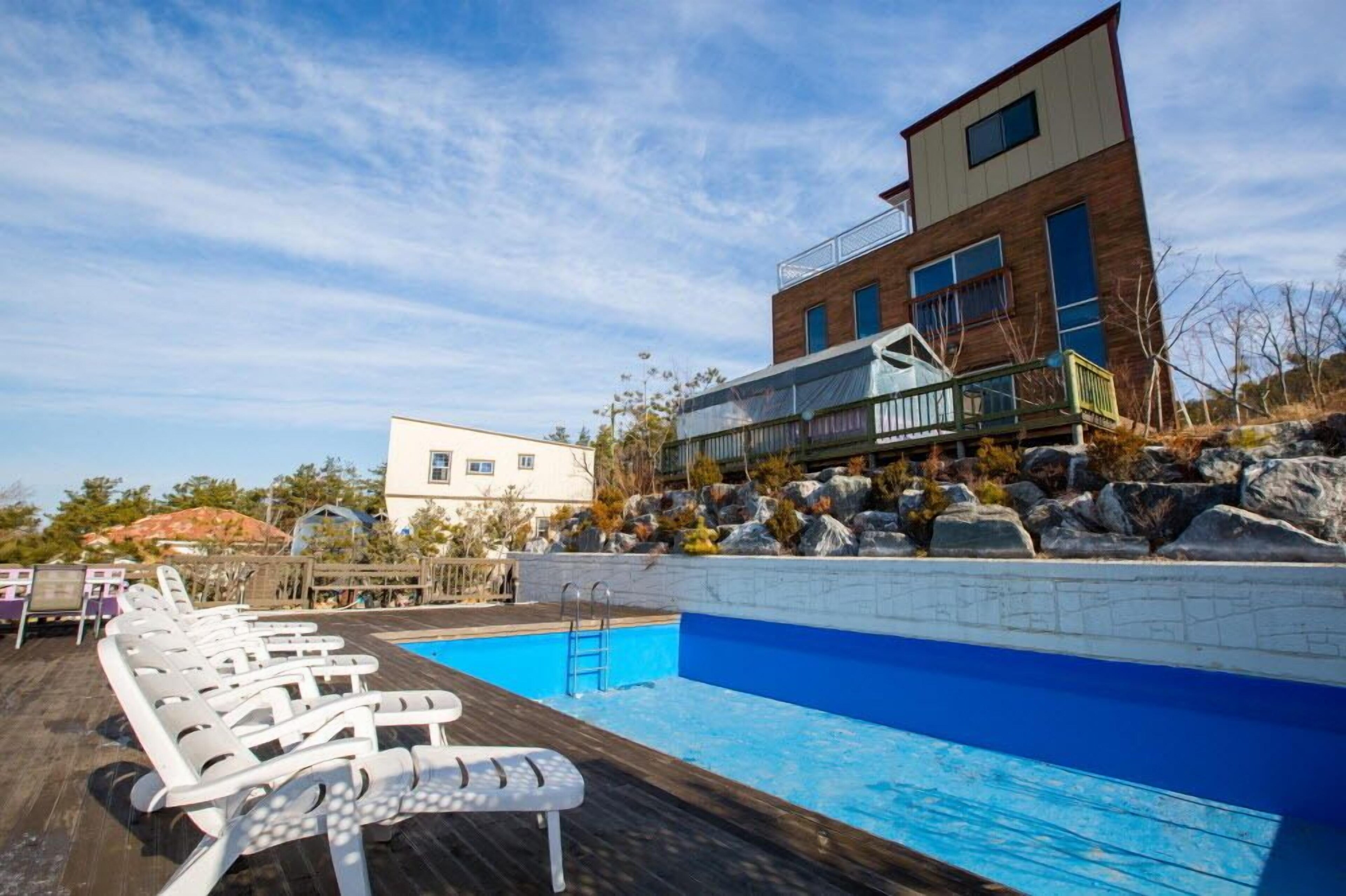 Sunrise Pension