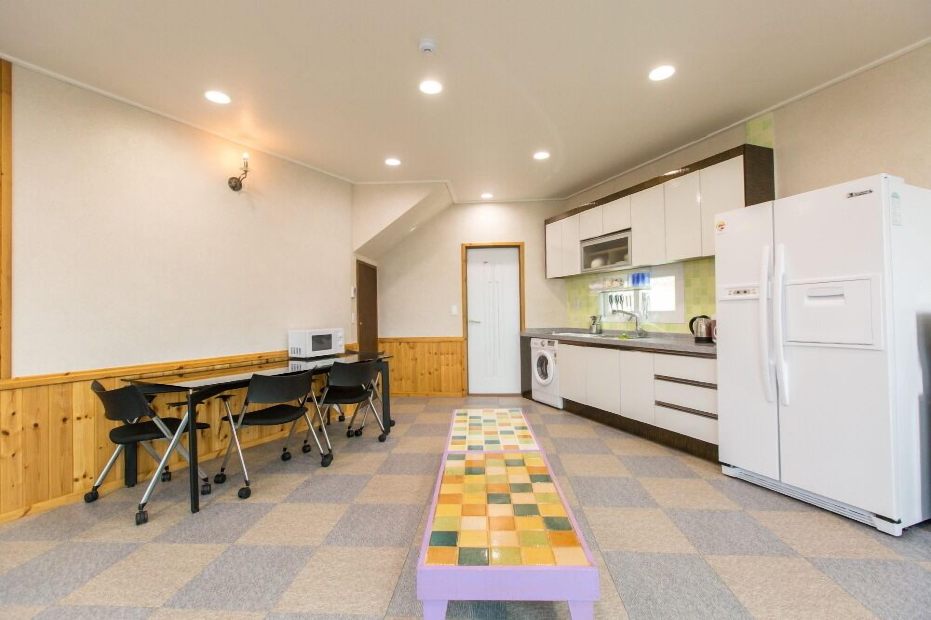 Sunrise Pension