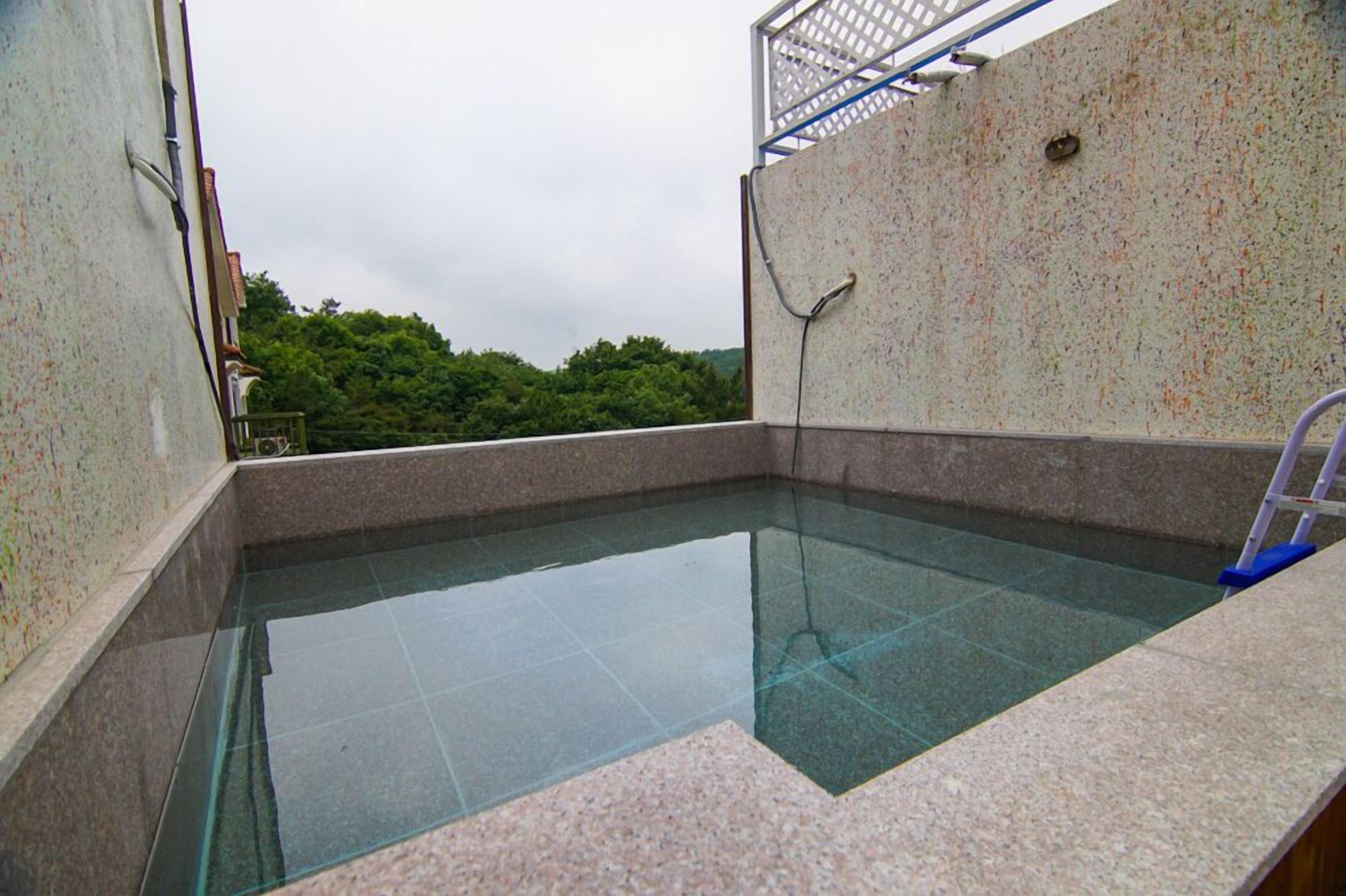 Sunrise Pension