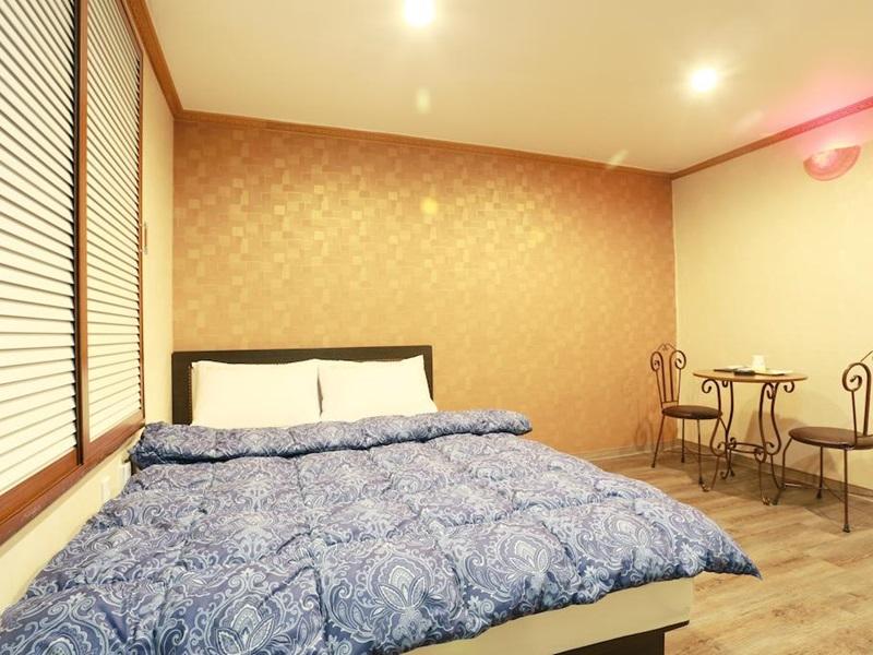 W Motel