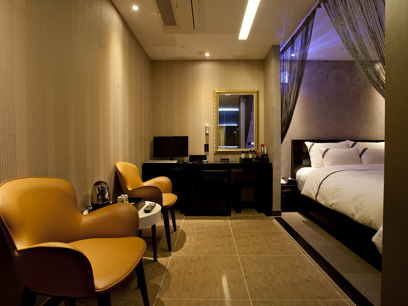 Wolmido W Tourist Hotel