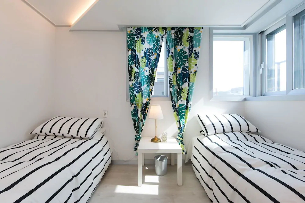 W Premium Airport Guesthouse