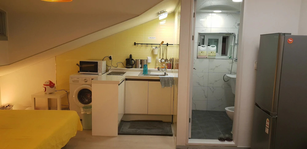 W Premium Airport Guesthouse