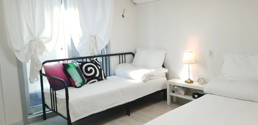 W Premium Airport Guesthouse