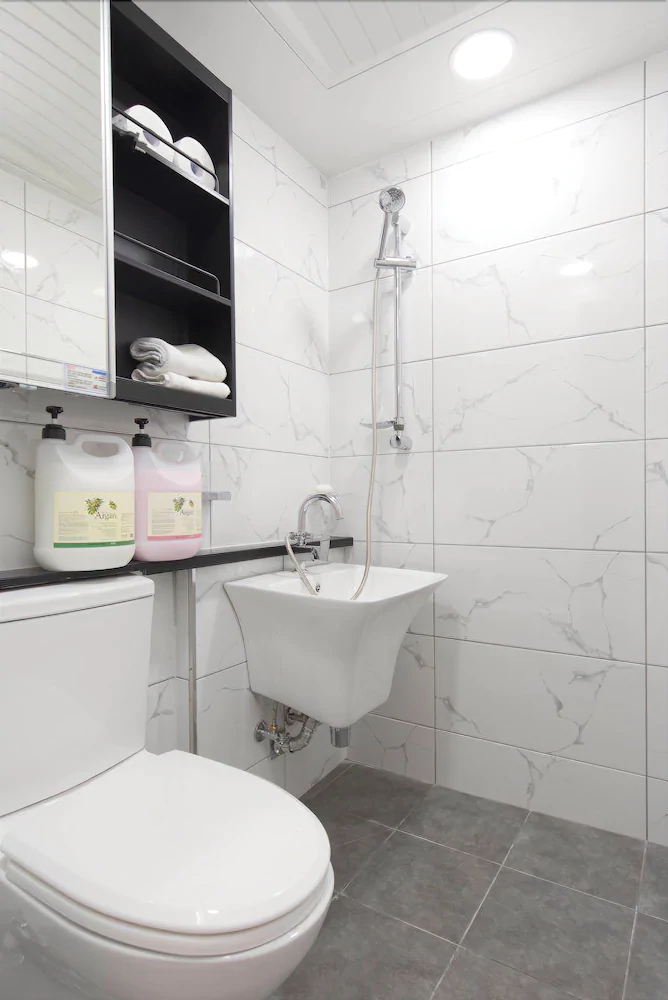 W Premium Airport Guesthouse