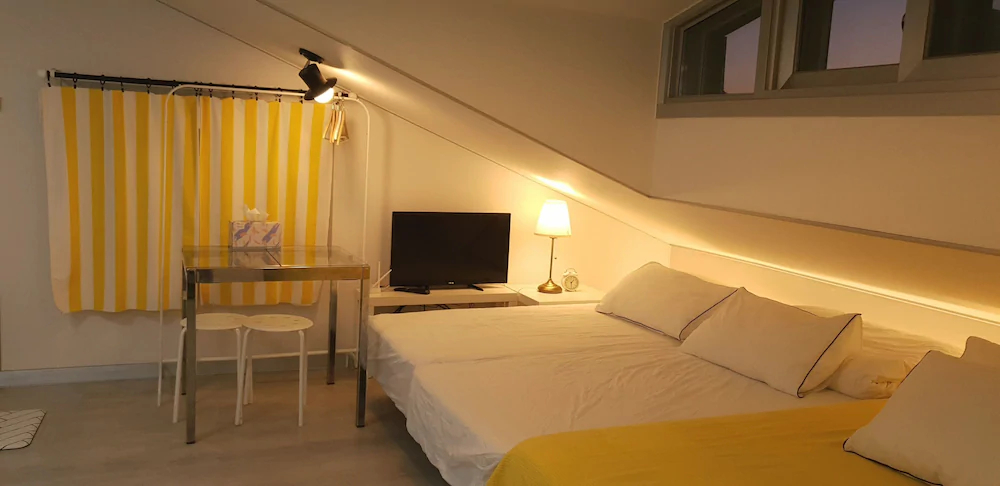 W Premium Airport Guesthouse