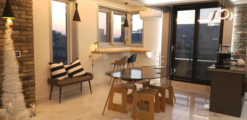 W Premium Airport Guesthouse