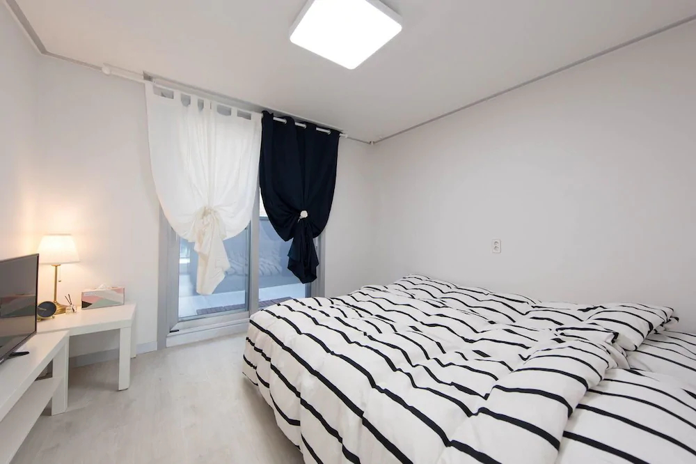 W Premium Airport Guesthouse