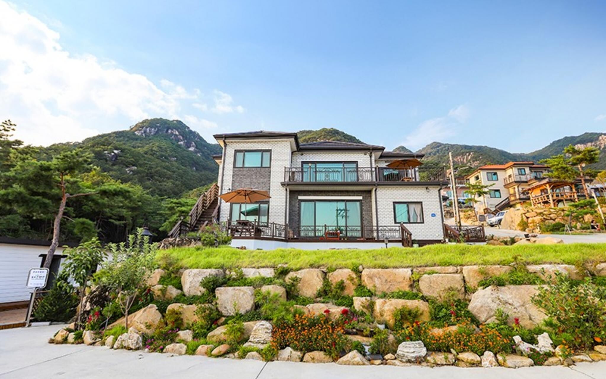 Four Seasons Pension Jecheon