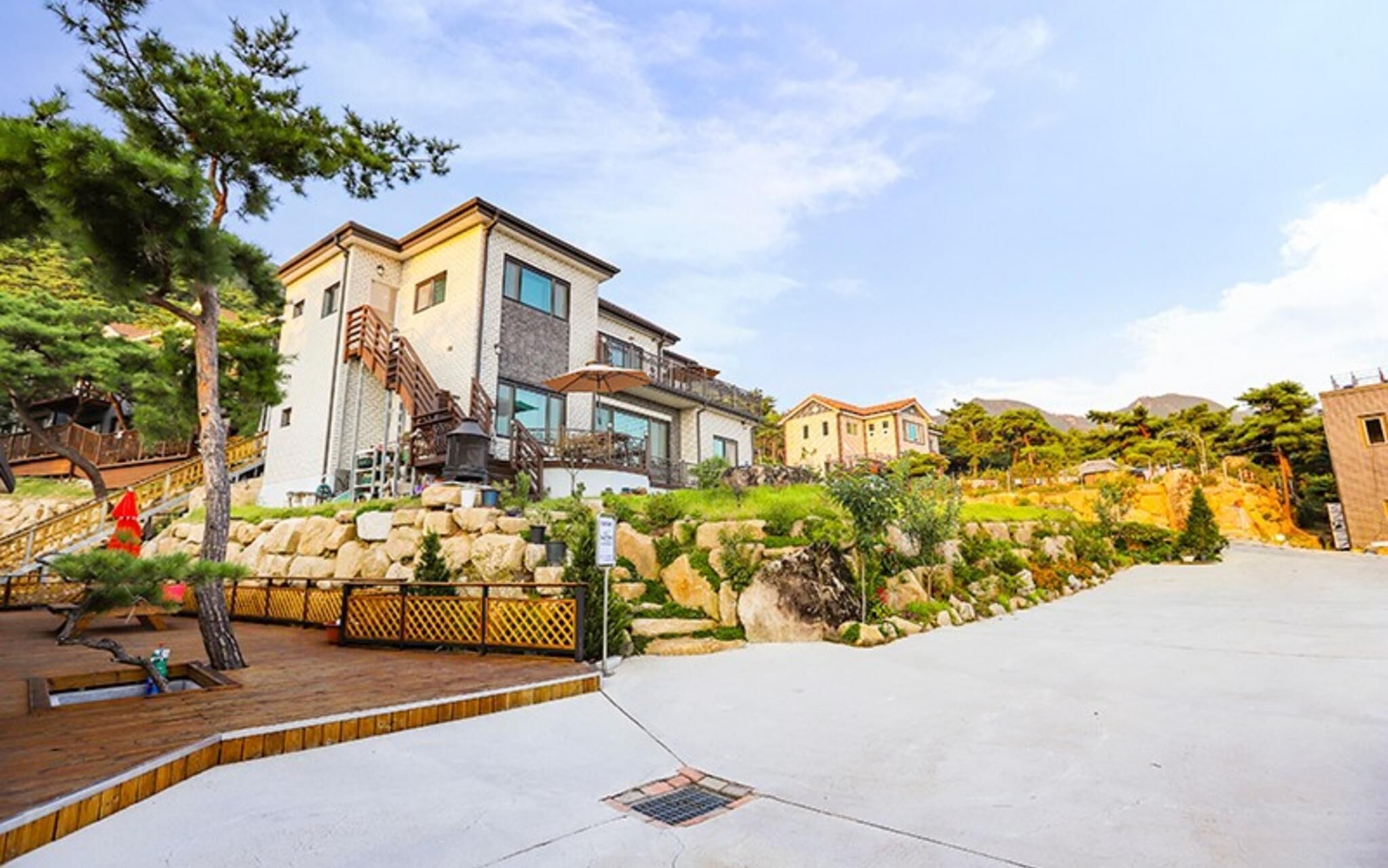 Four Seasons Pension Jecheon