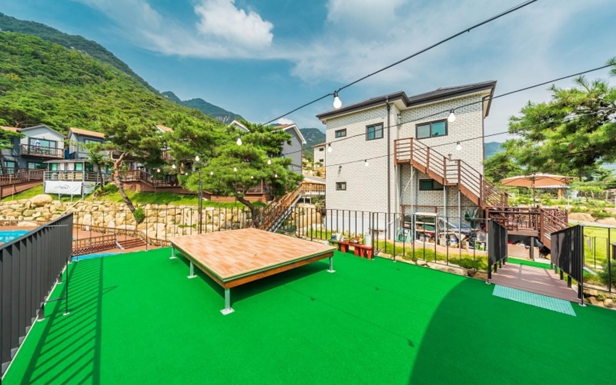 Four Seasons Pension Jecheon