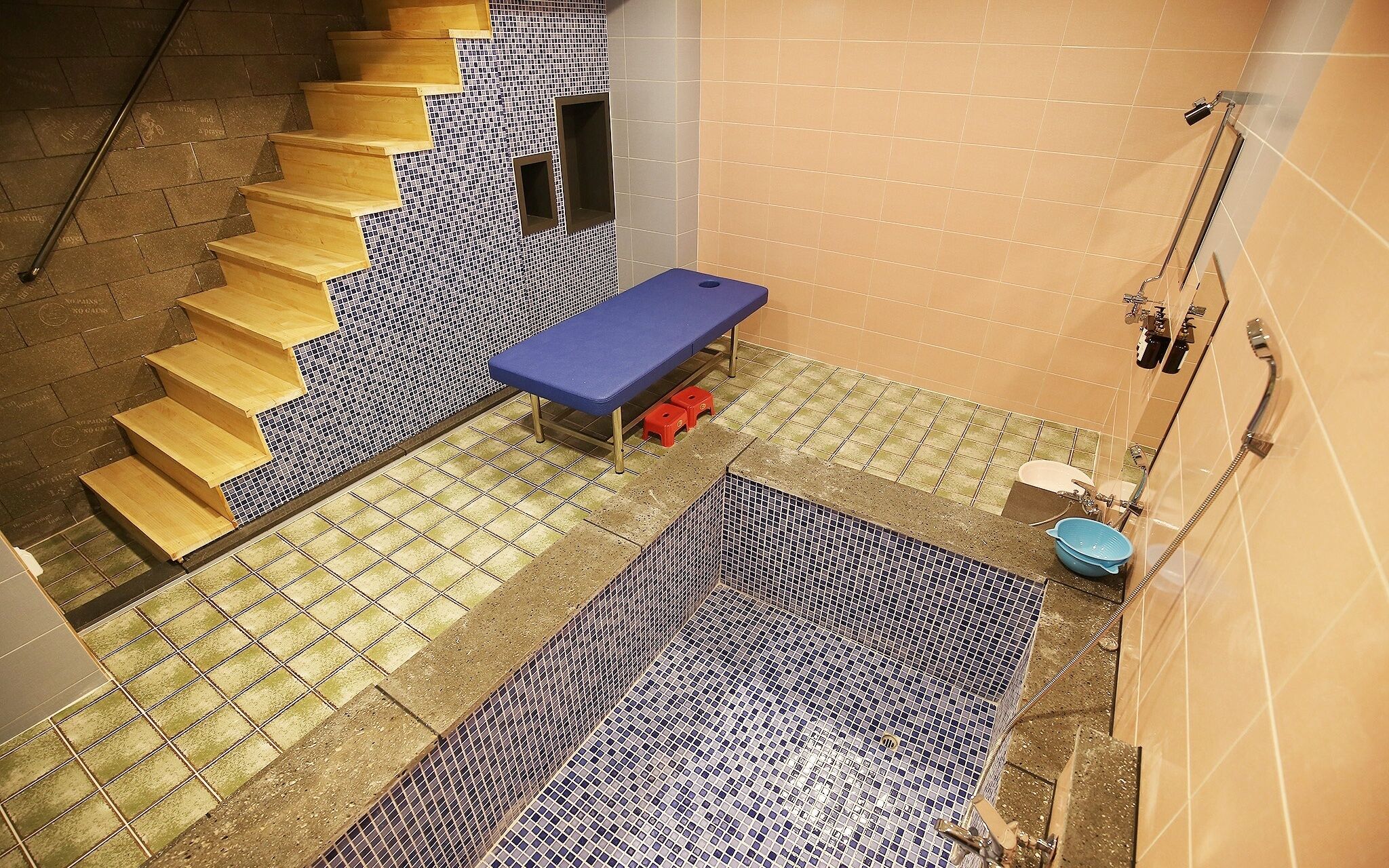Jecheon Case Hotel
