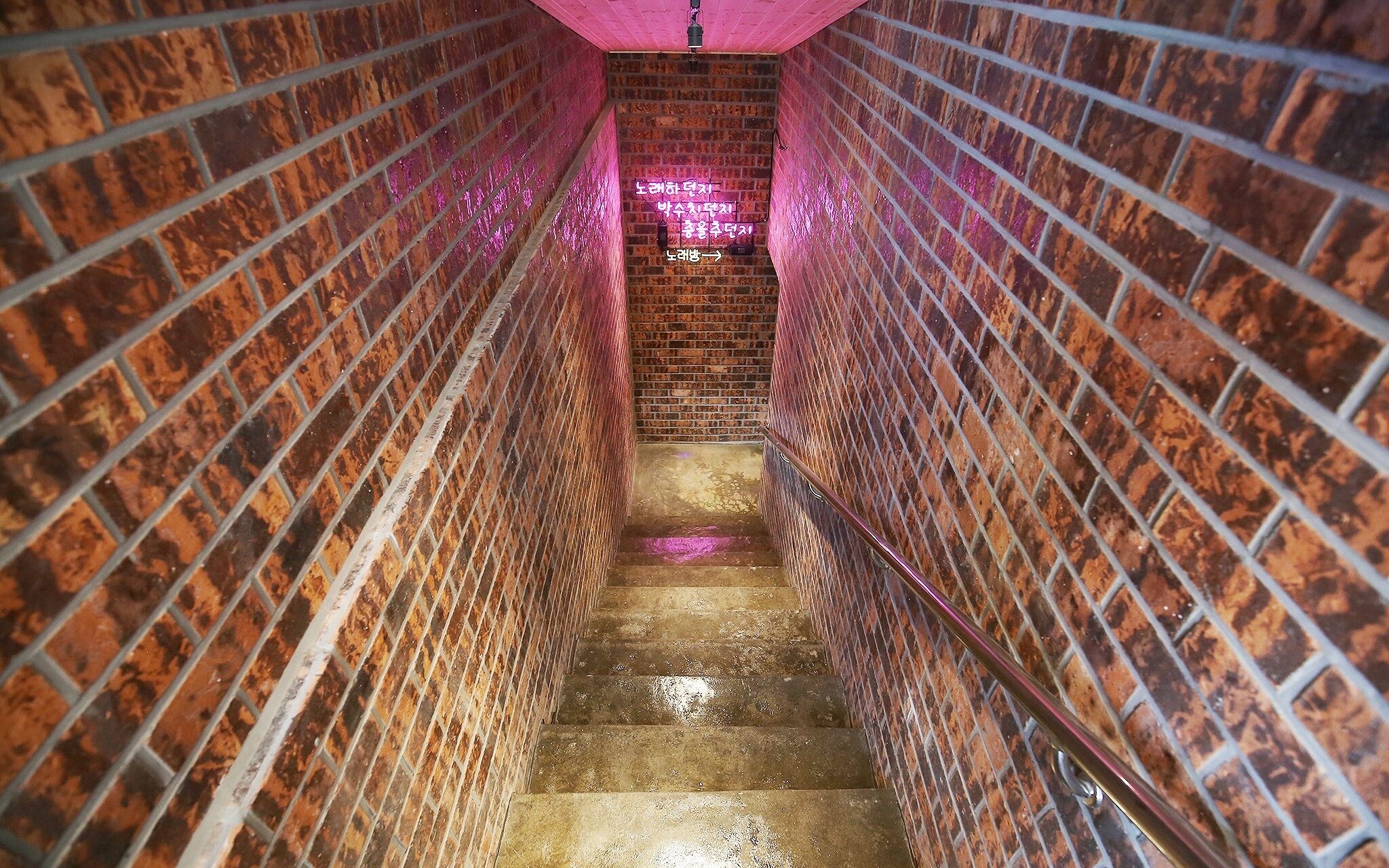 Jecheon Case Hotel