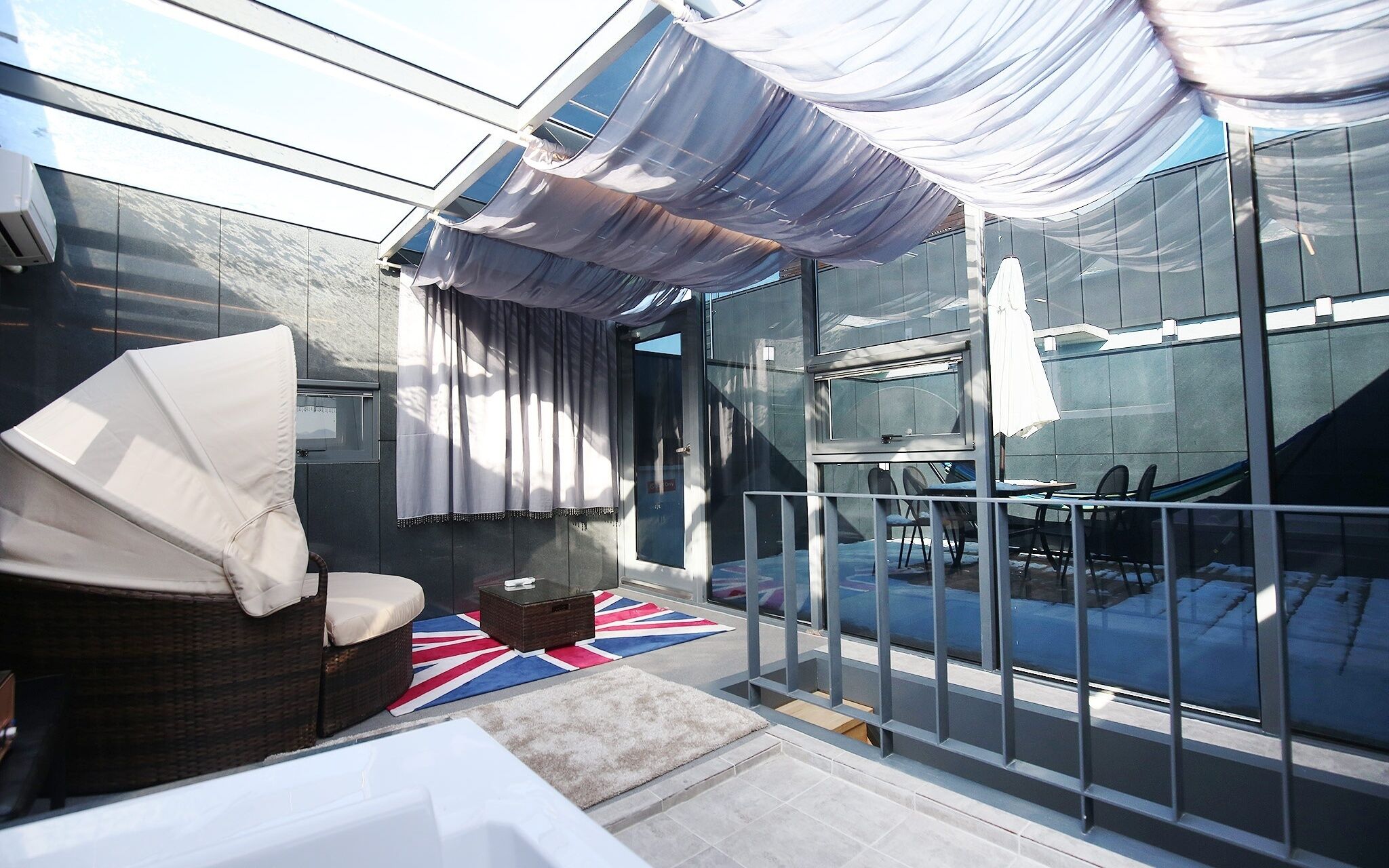 Jecheon Case Hotel