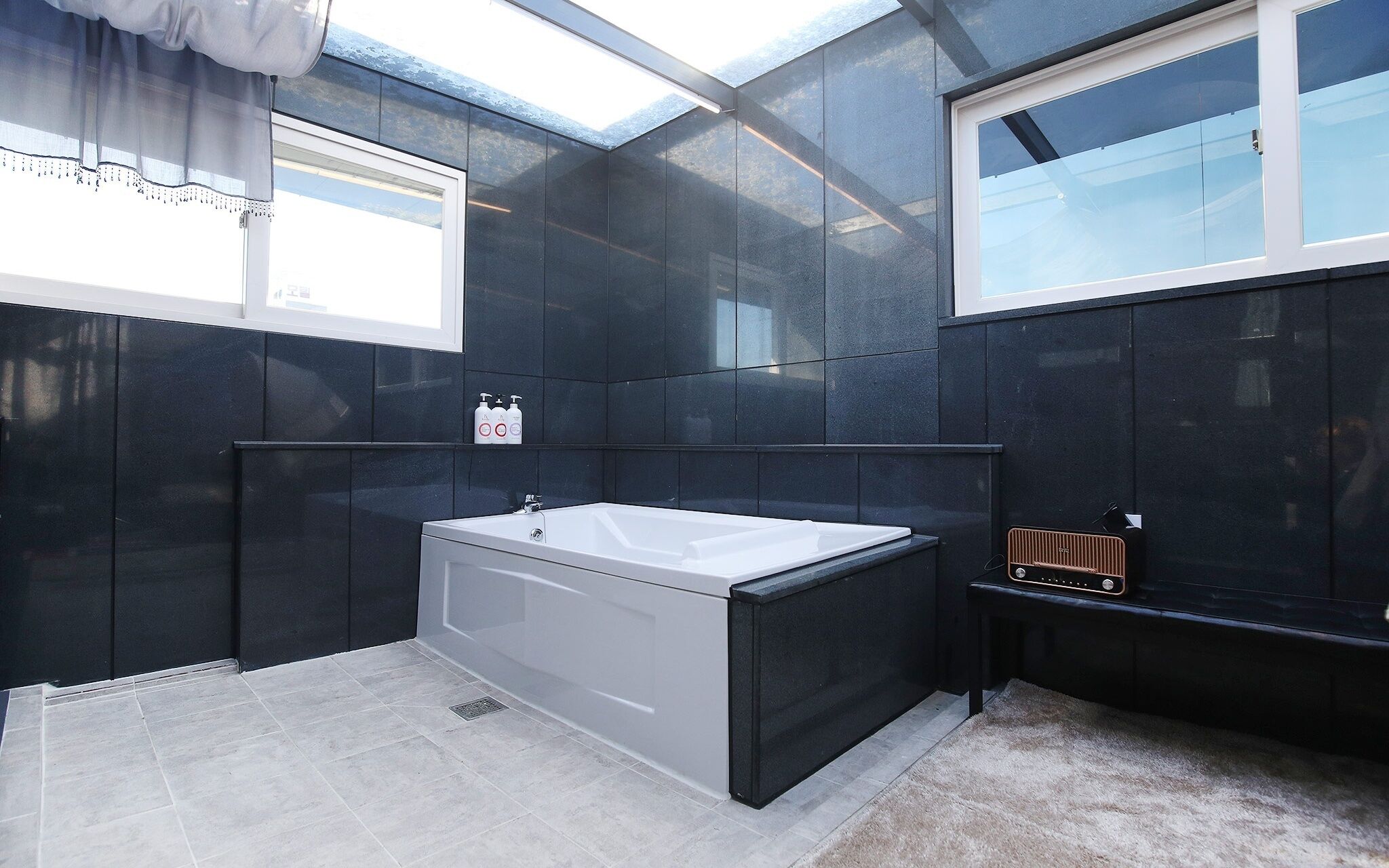 Jecheon Case Hotel