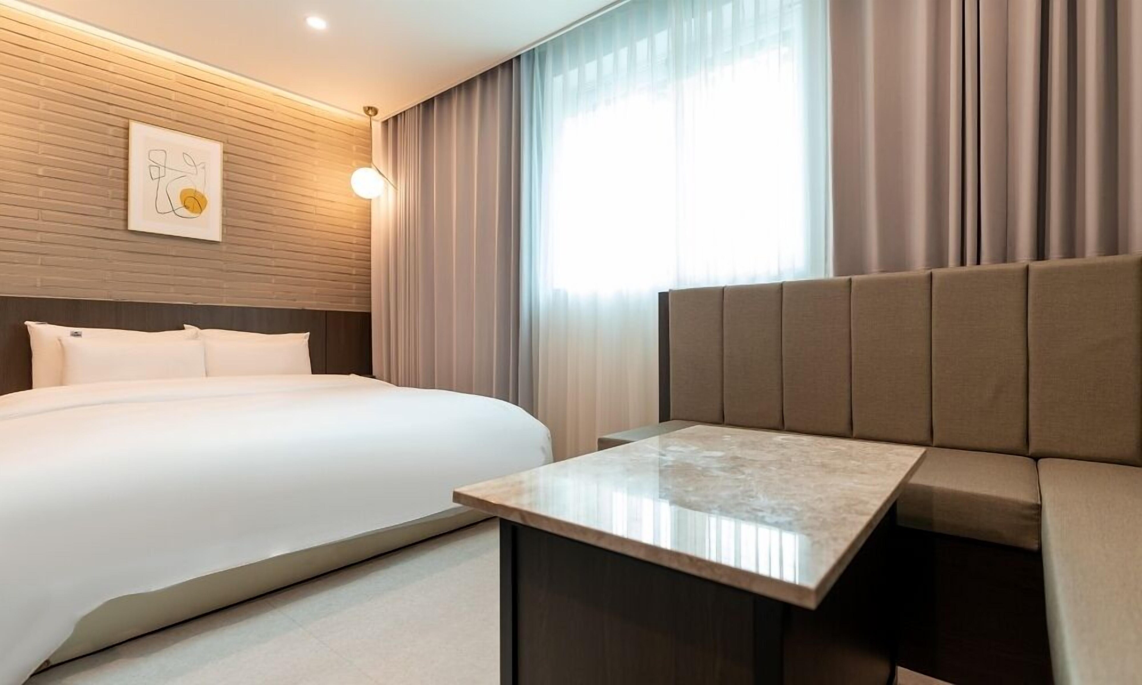 Jecheon Hound Hotel