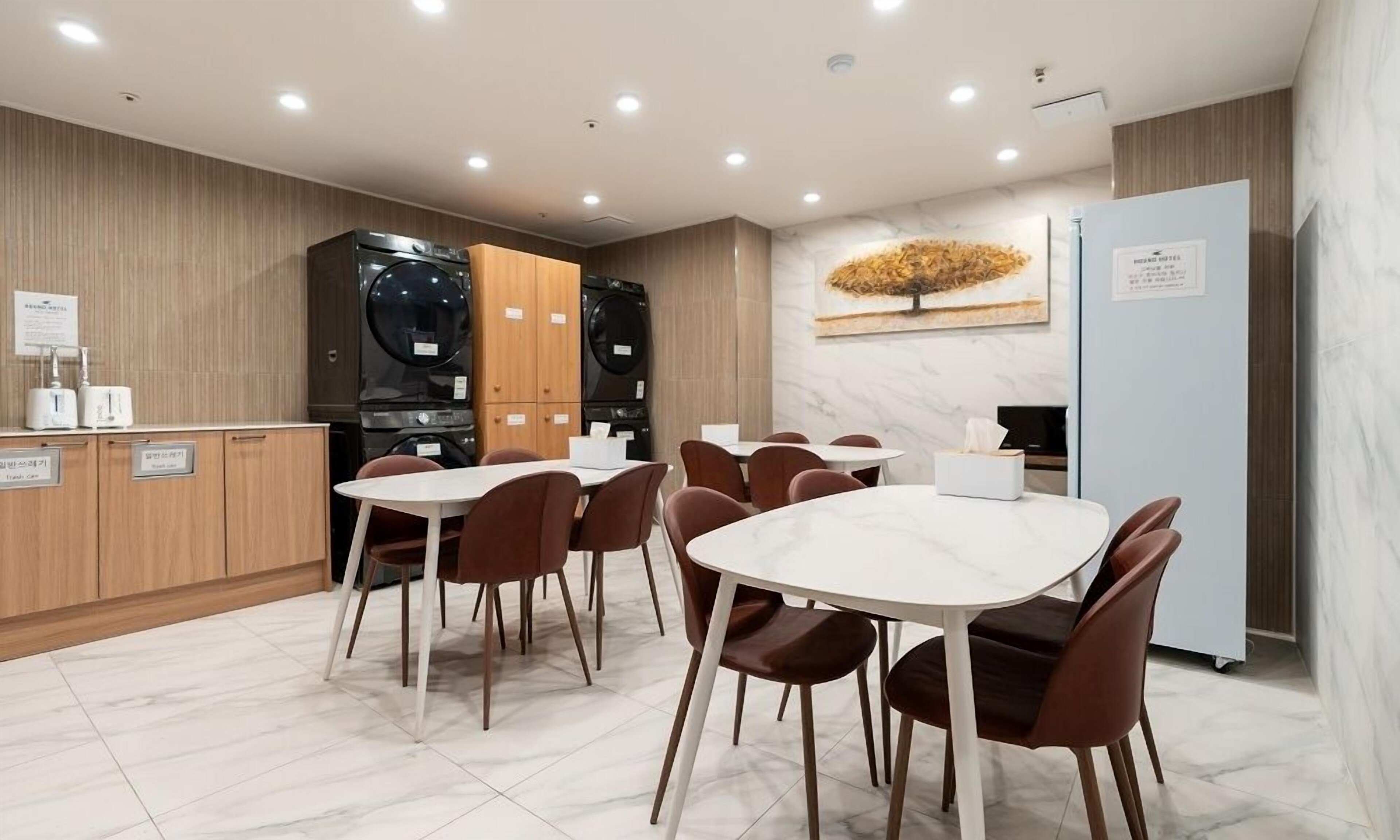 Jecheon Hound Hotel