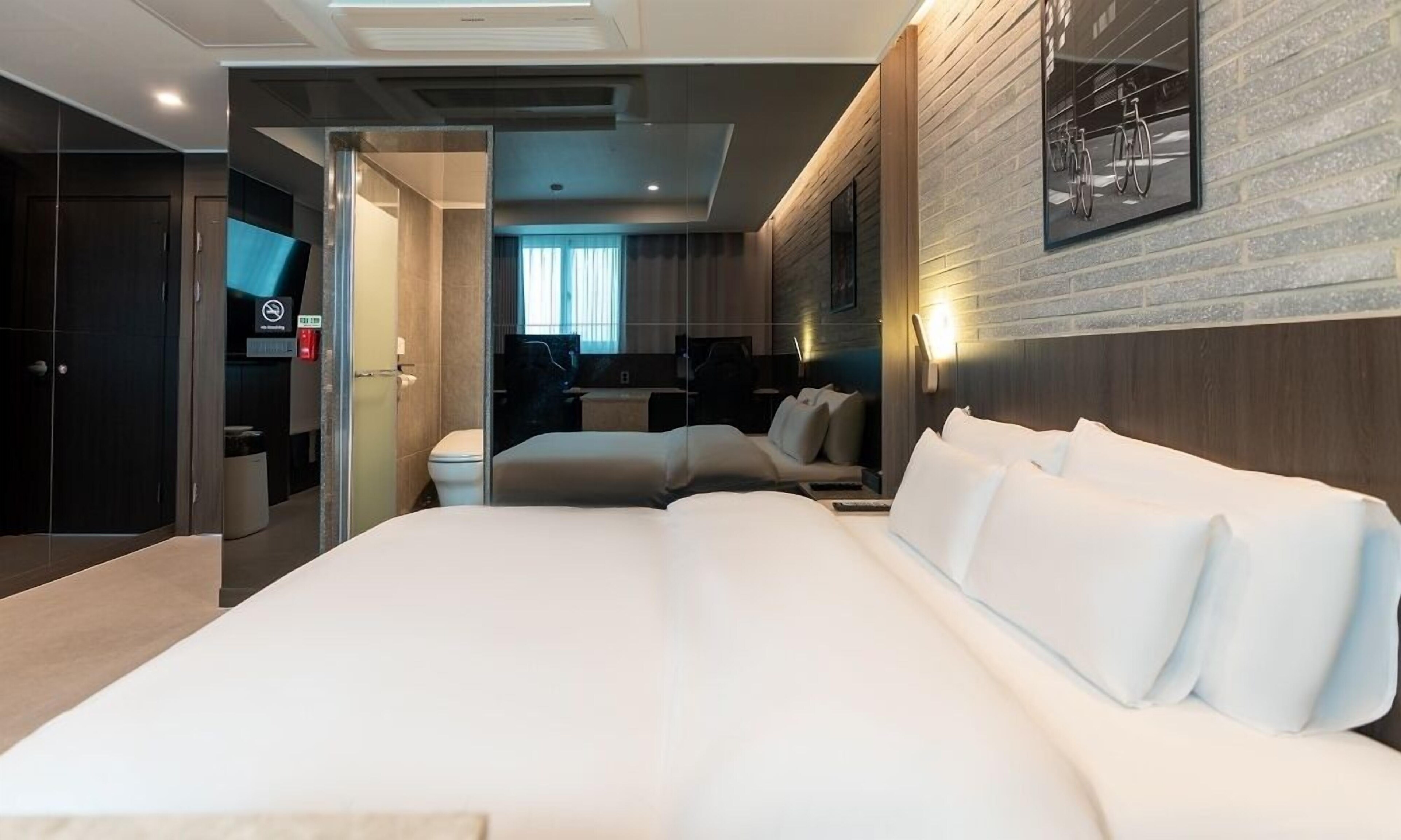 Jecheon Hound Hotel