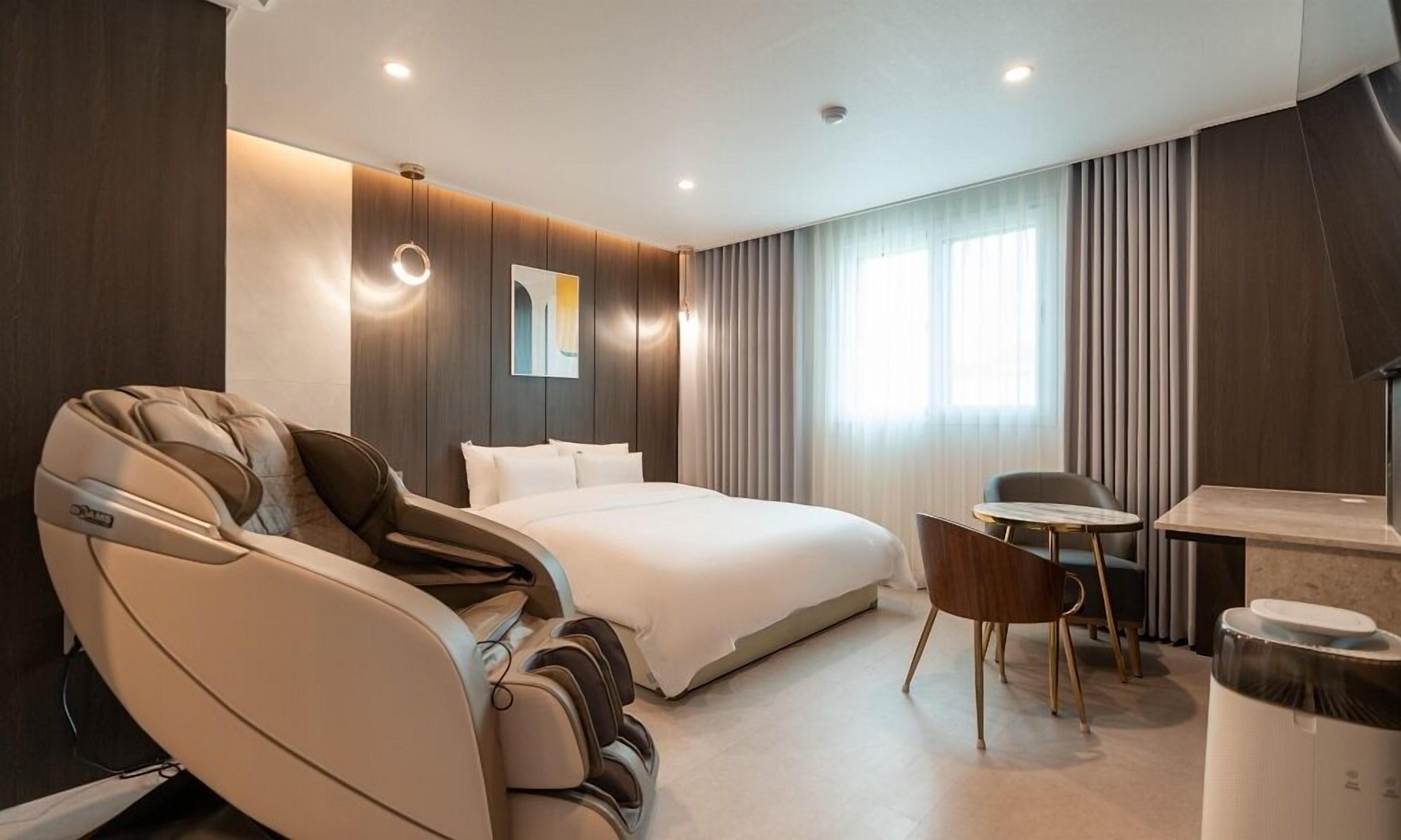 Jecheon Hound Hotel