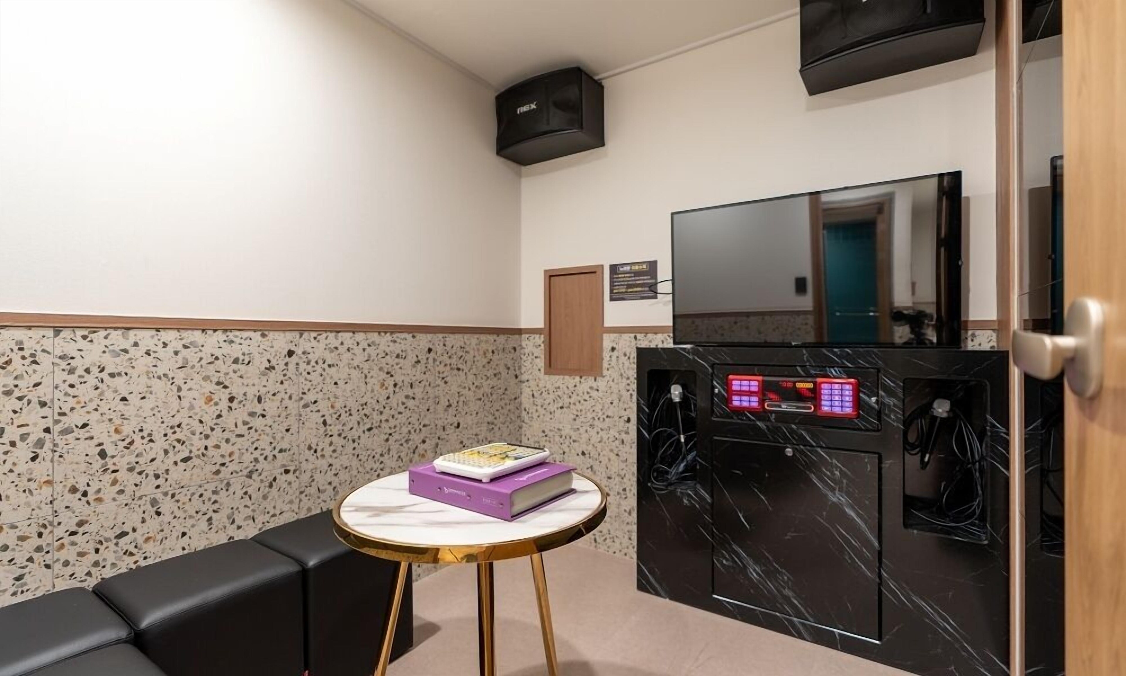 Jecheon Hound Hotel