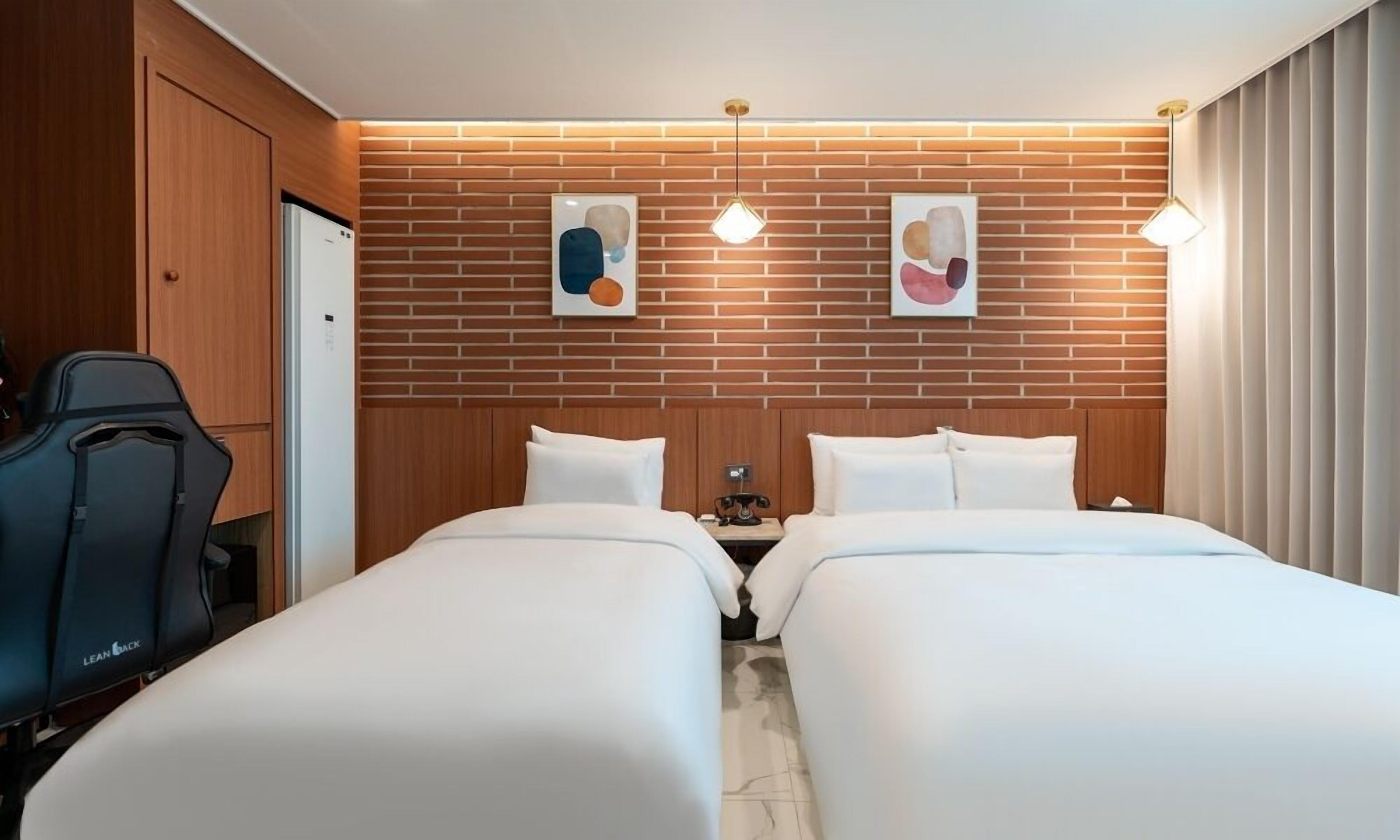 Jecheon Hound Hotel