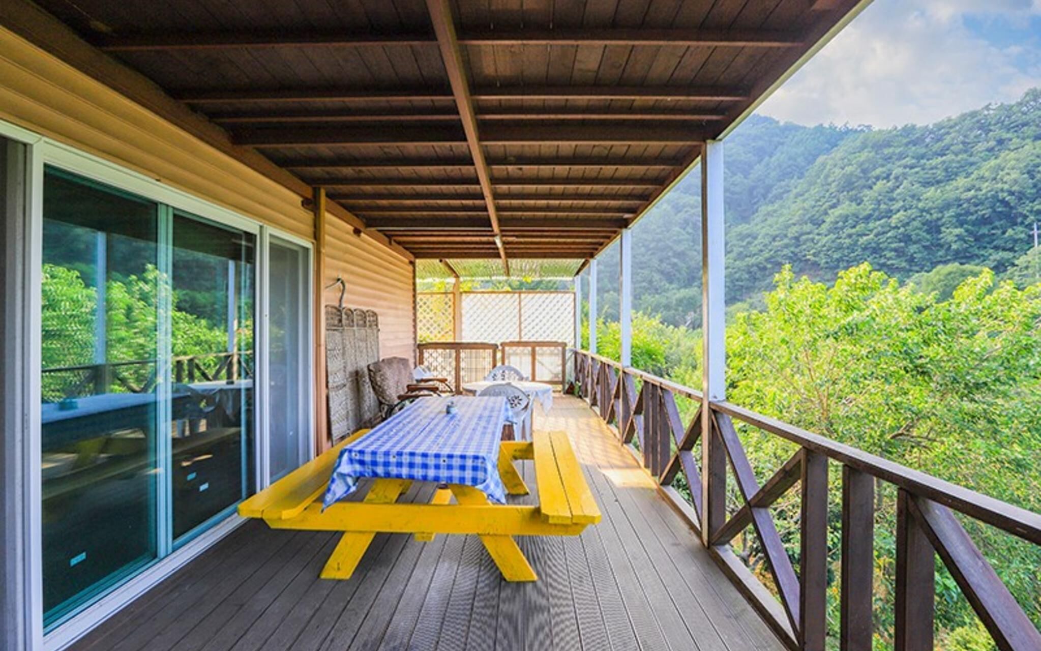 Jecheon Noksuwa Cheongsanuijip Pension
