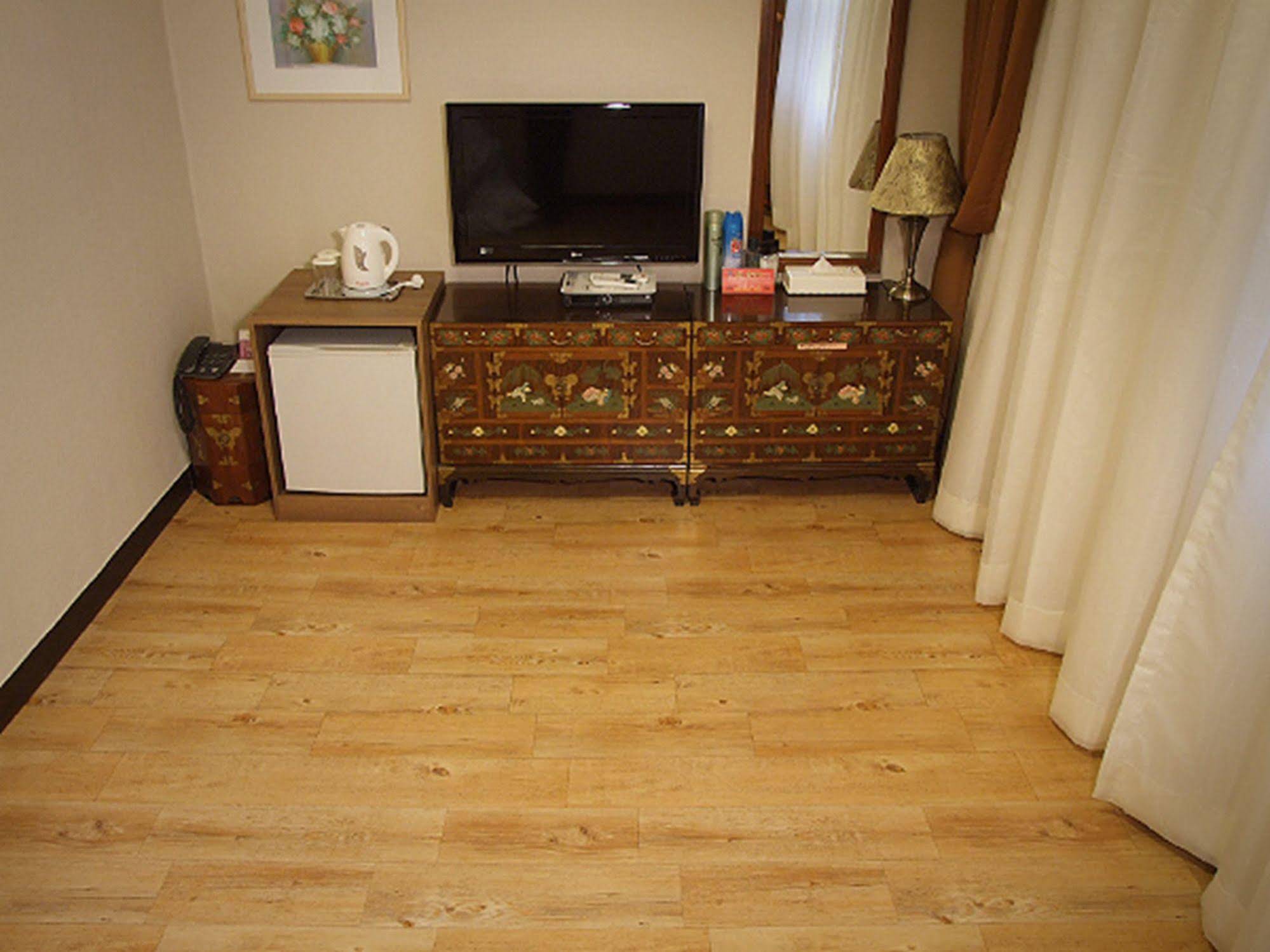 Jecheon Tourist Hotel