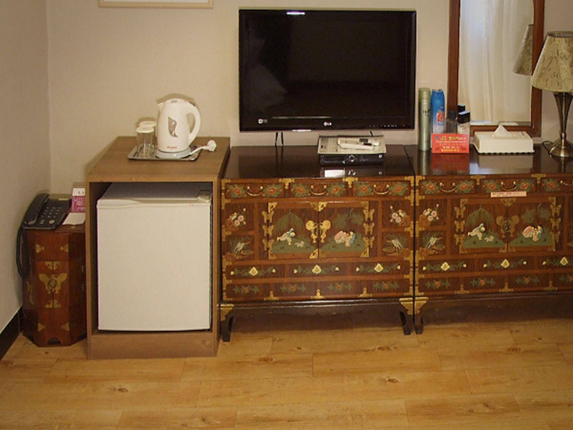 Jecheon Tourist Hotel