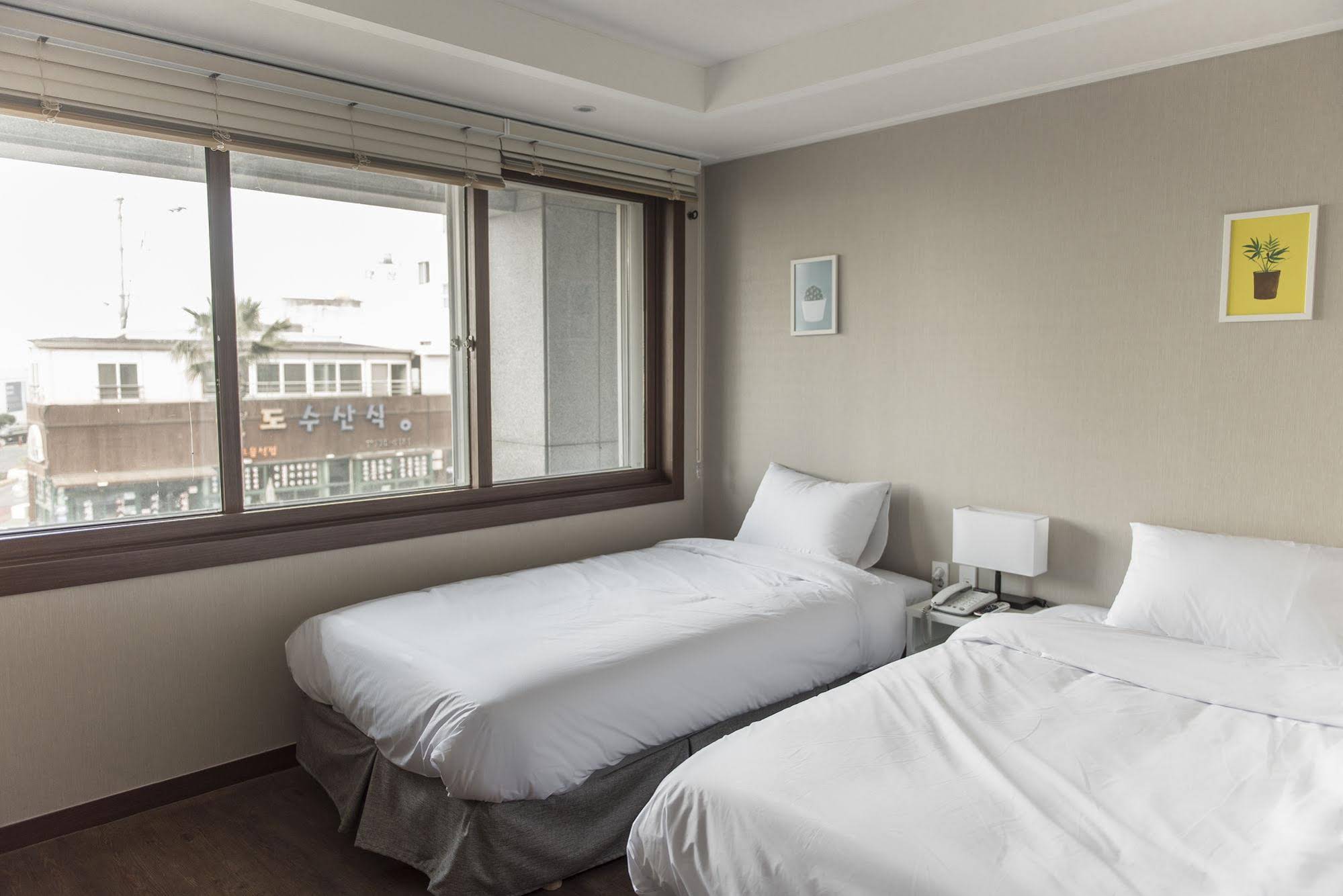 Hotel Check Inn