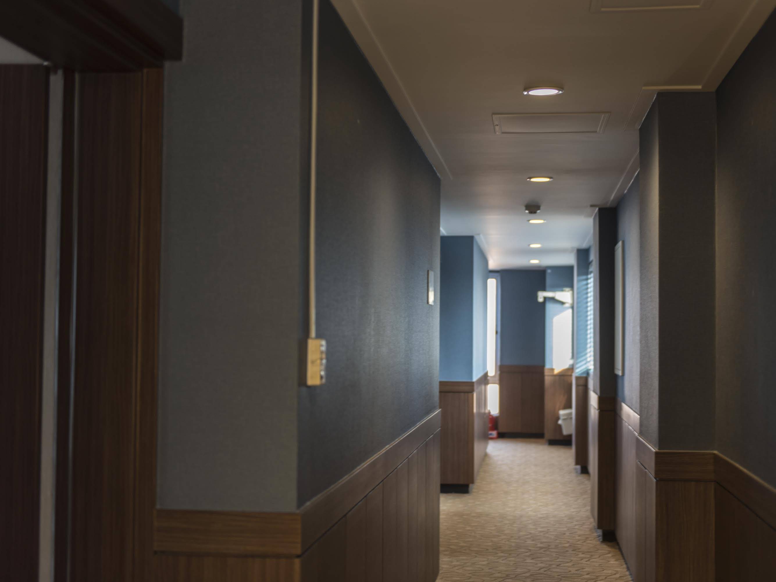 Hotel Check Inn