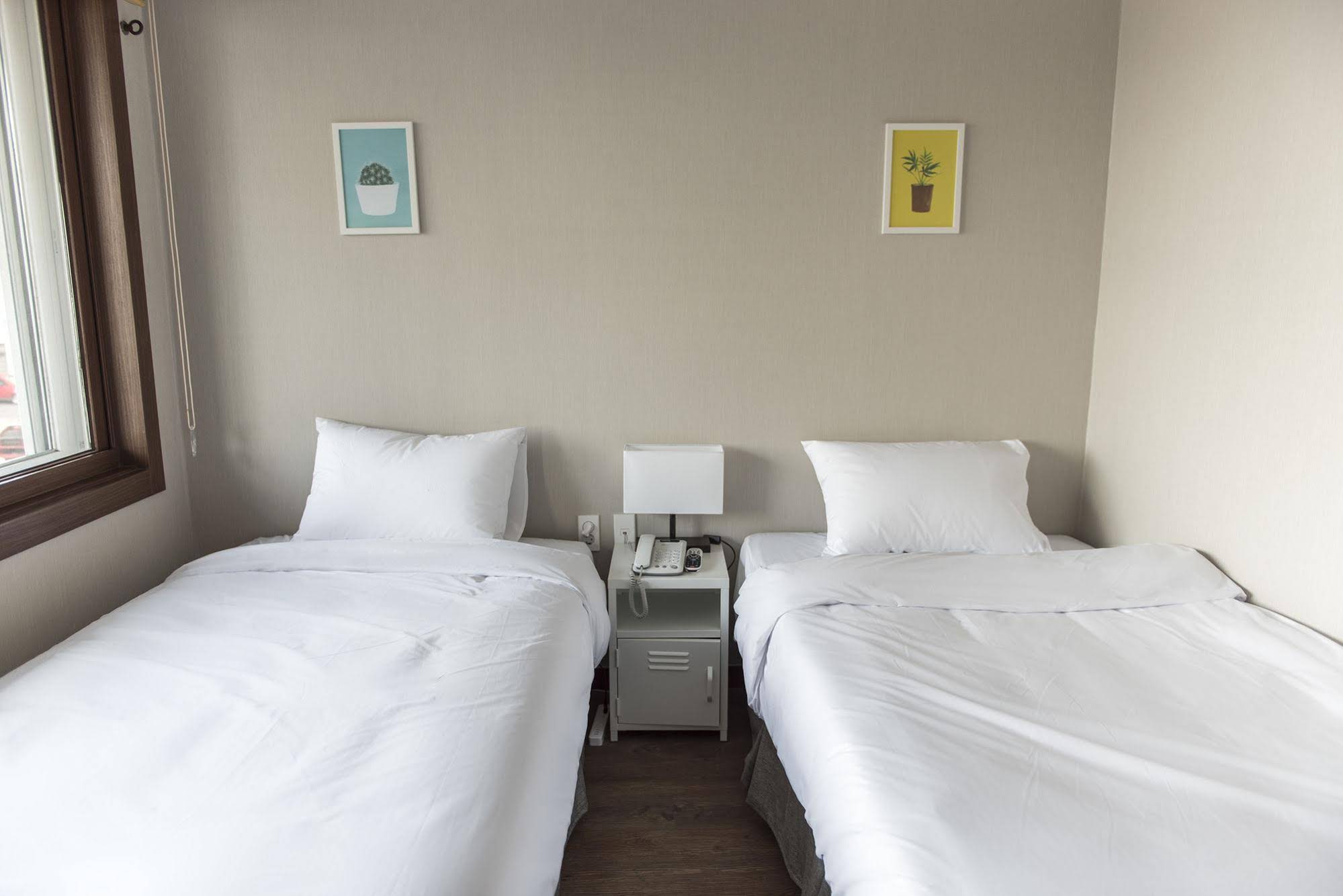 Hotel Check Inn