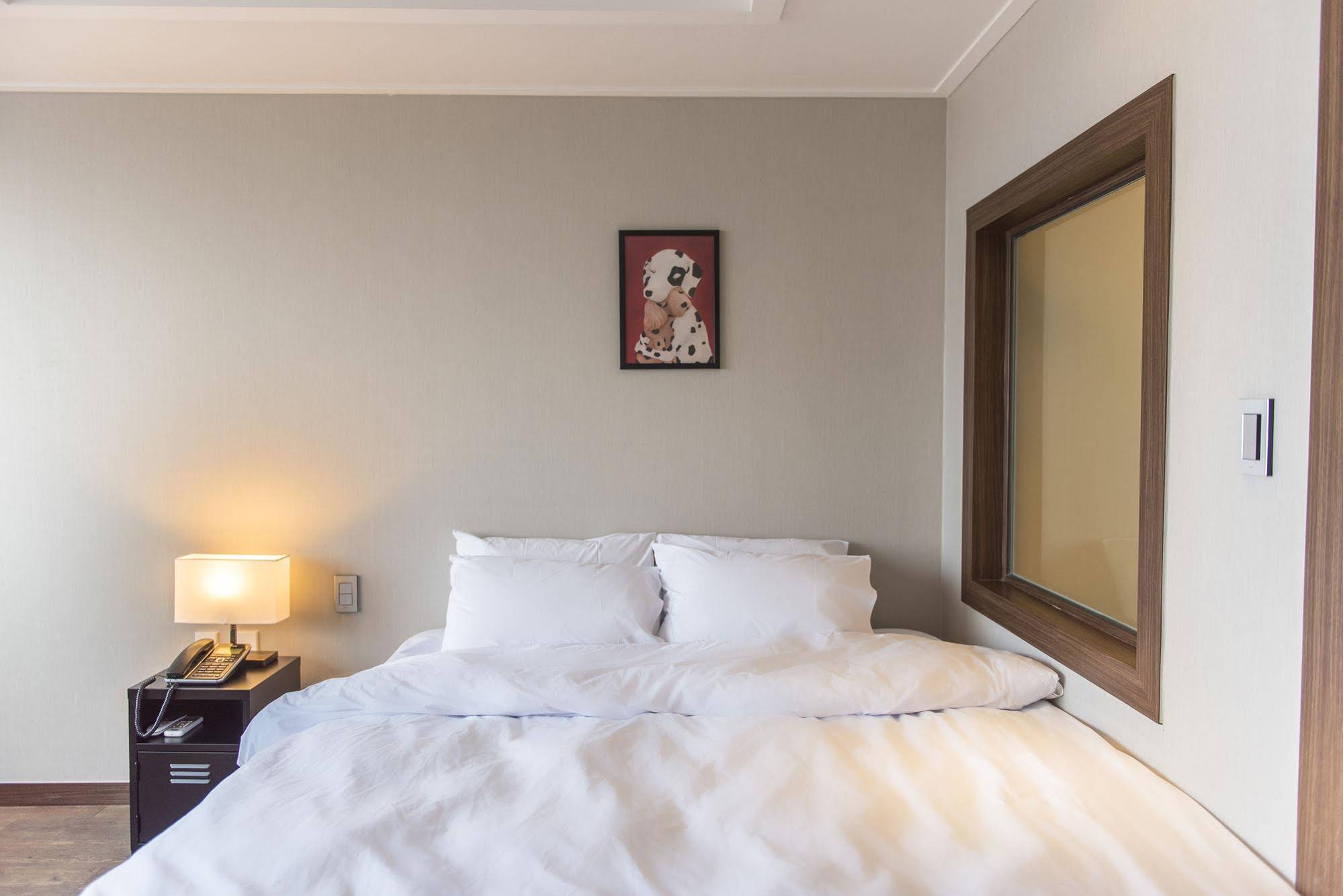 Hotel Check Inn