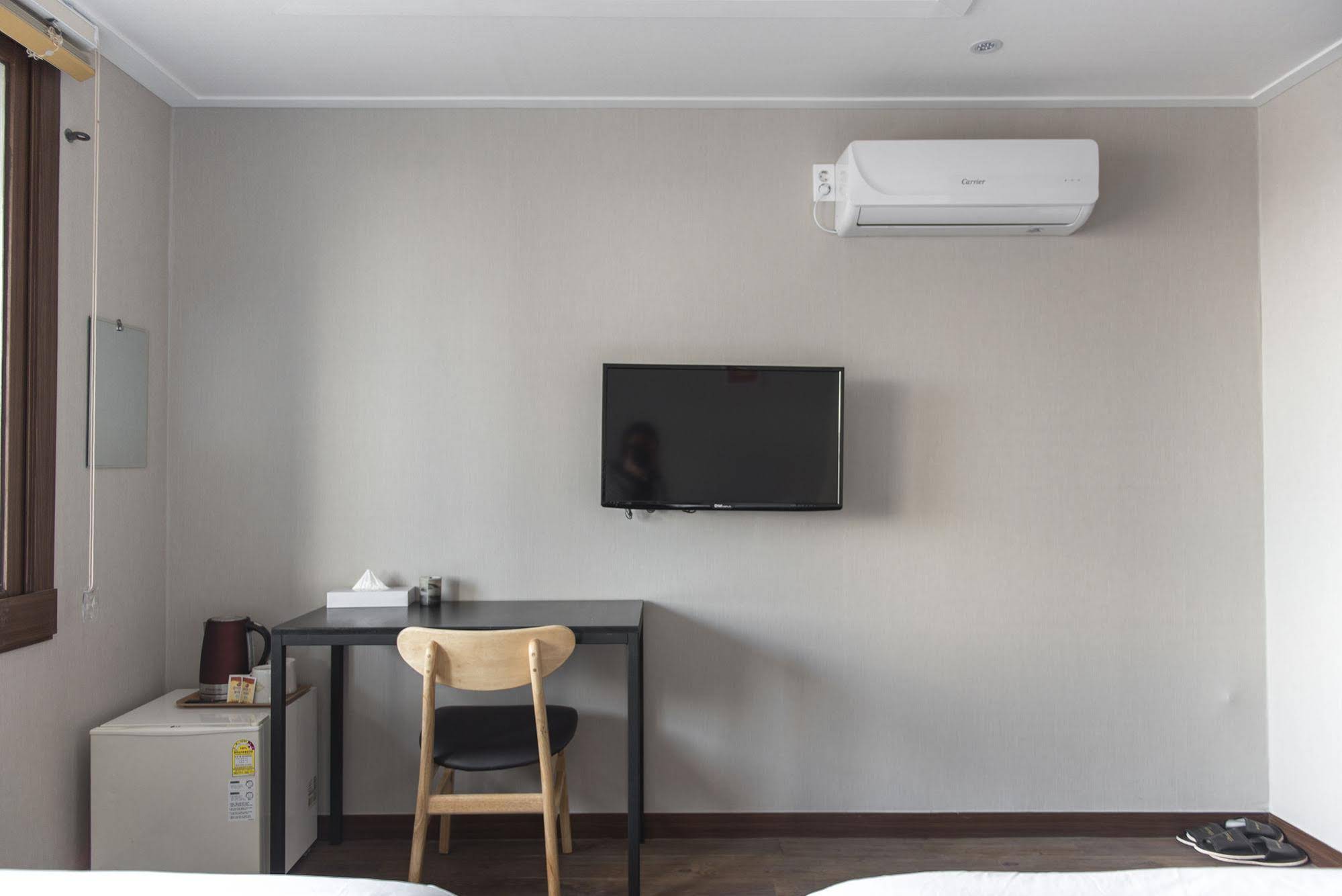 Hotel Check Inn