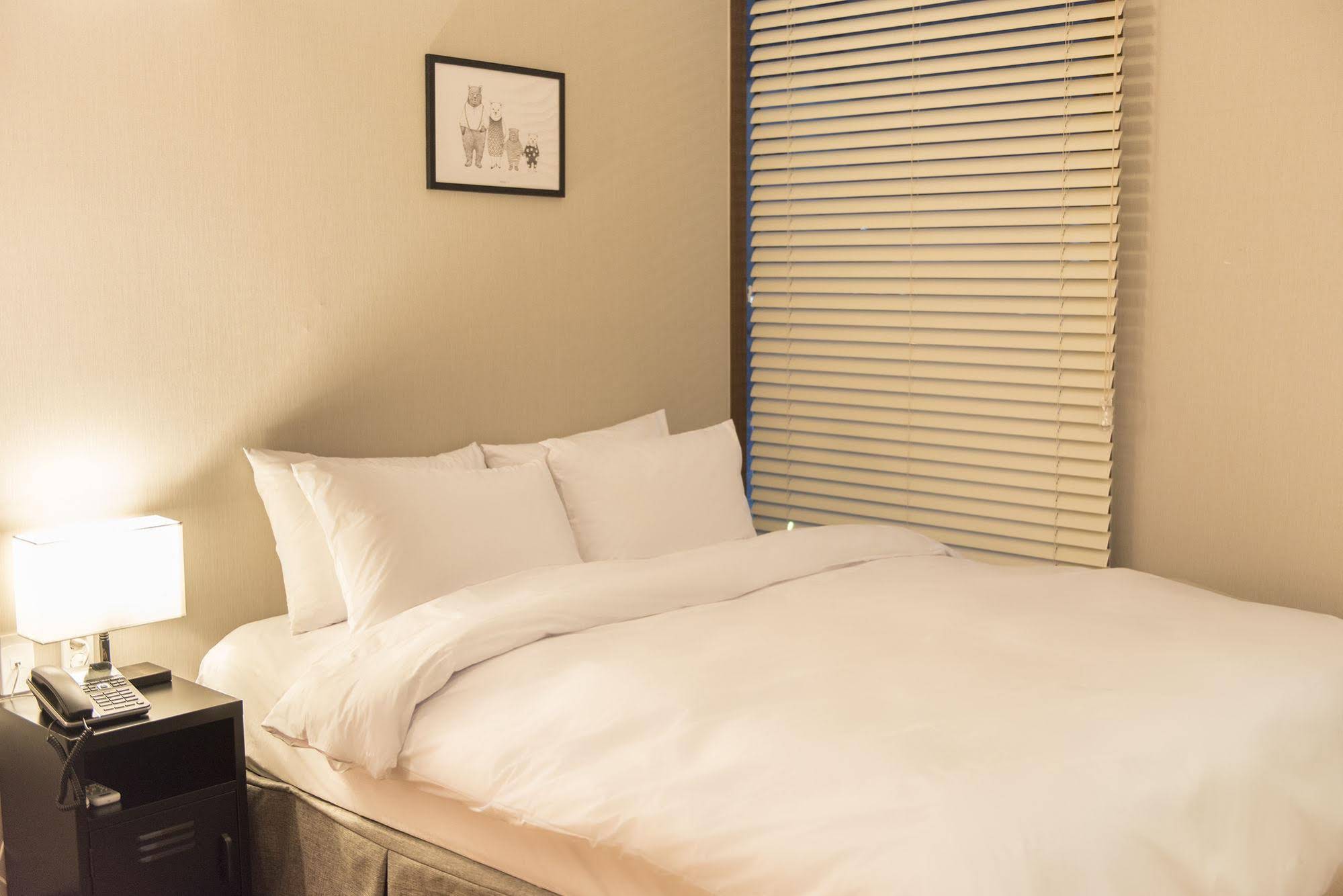 Hotel Check Inn