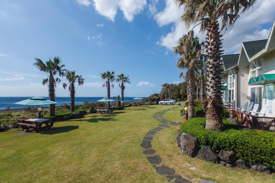Jeju Seawalk