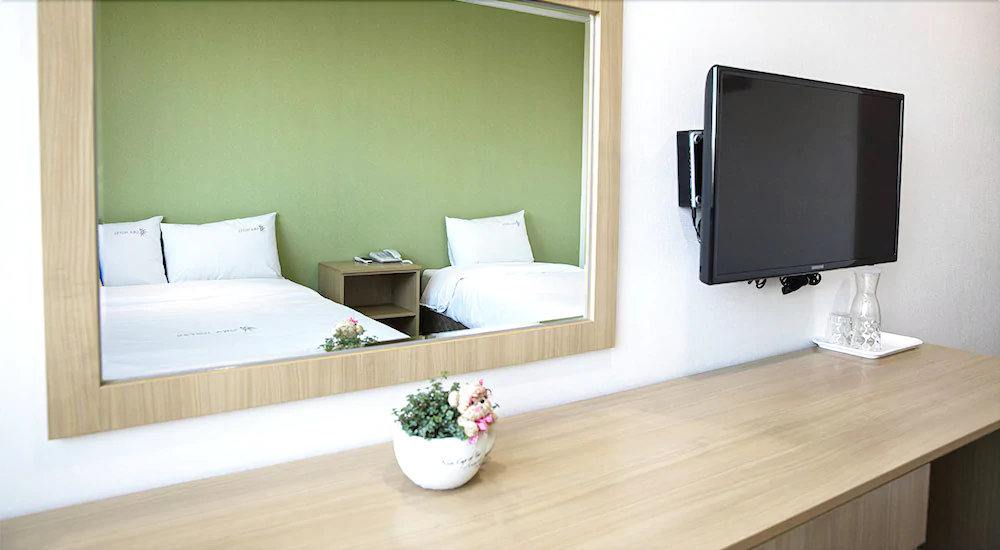 Ra Hotel