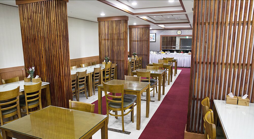 Ra Hotel