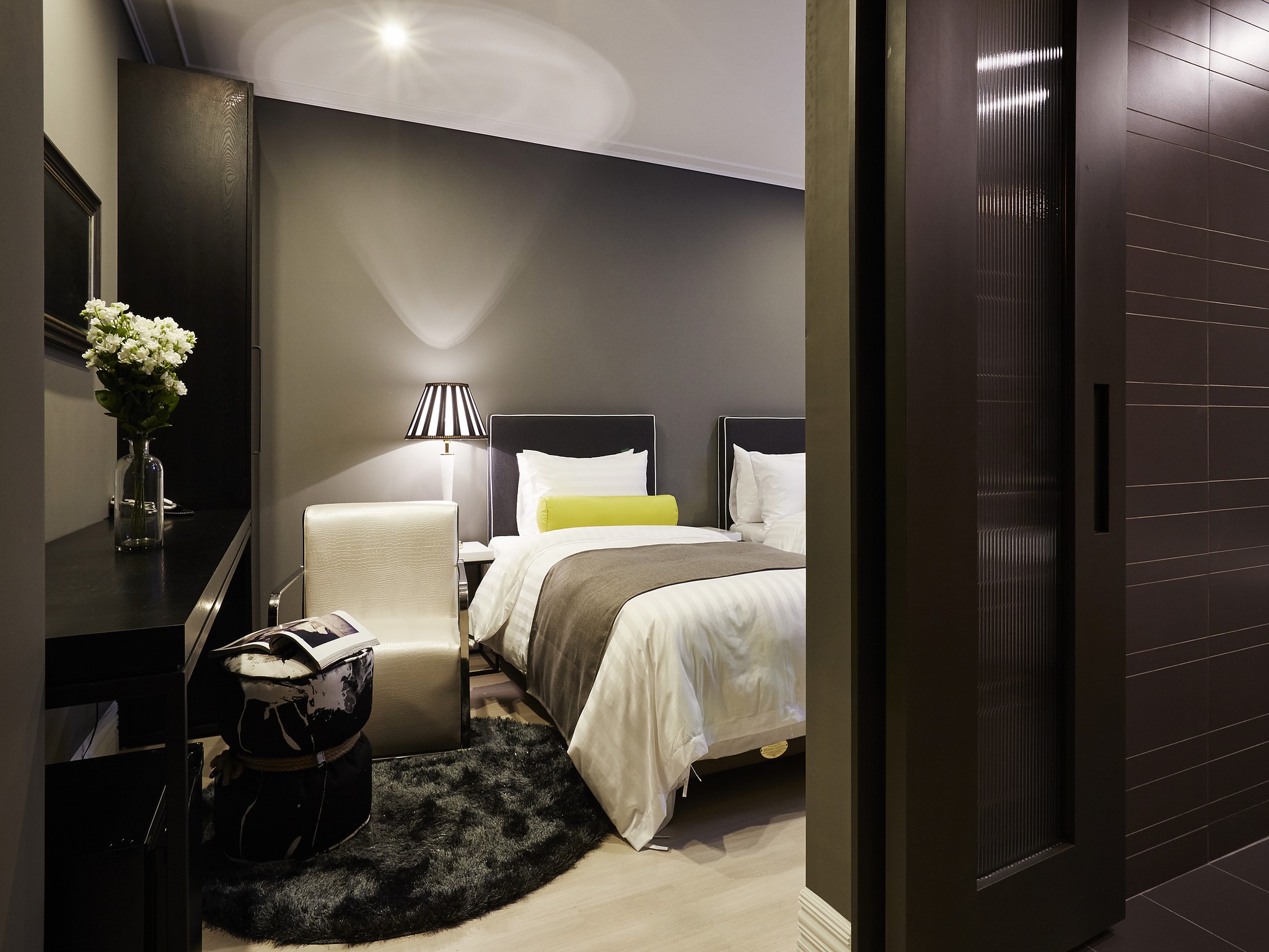 Urban Island Hotel