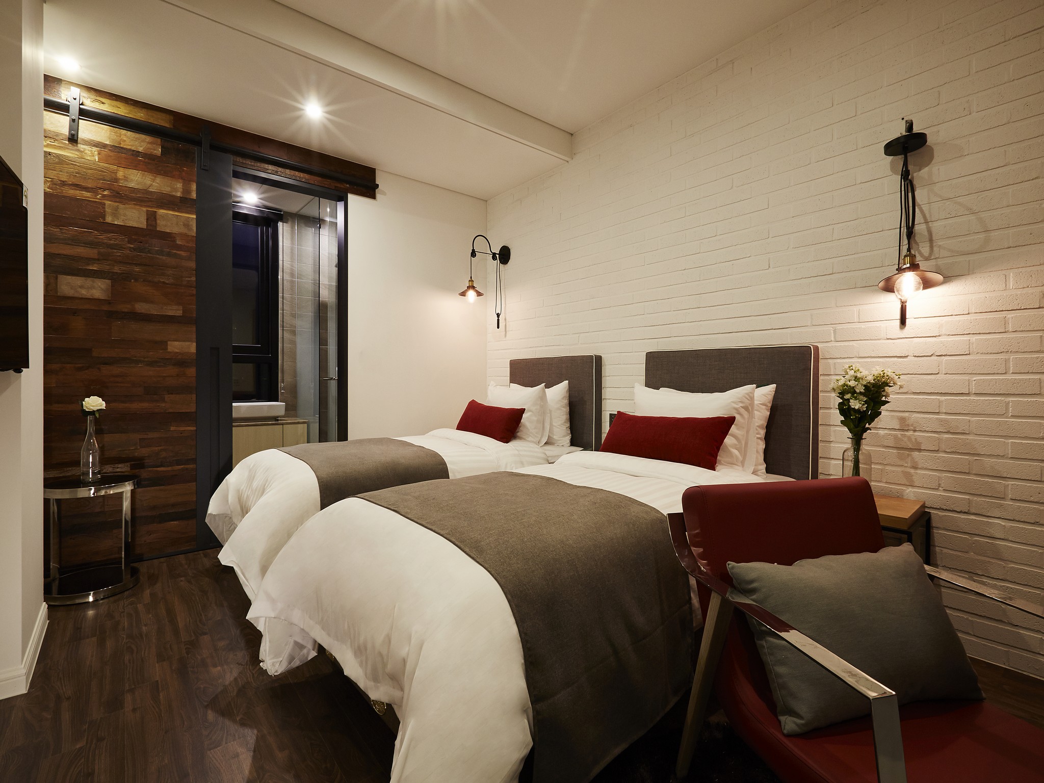 Urban Island Hotel